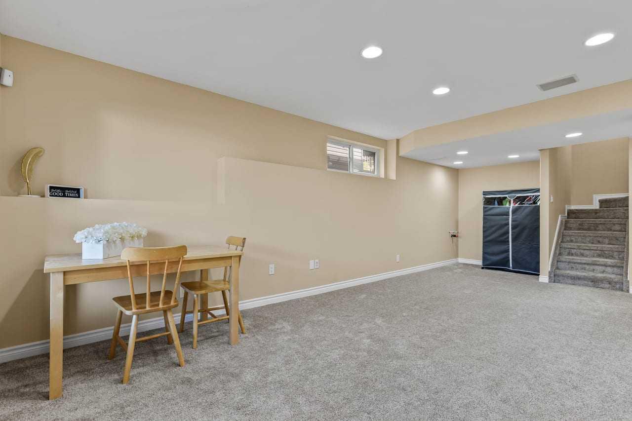 149 Everwoods Close SW