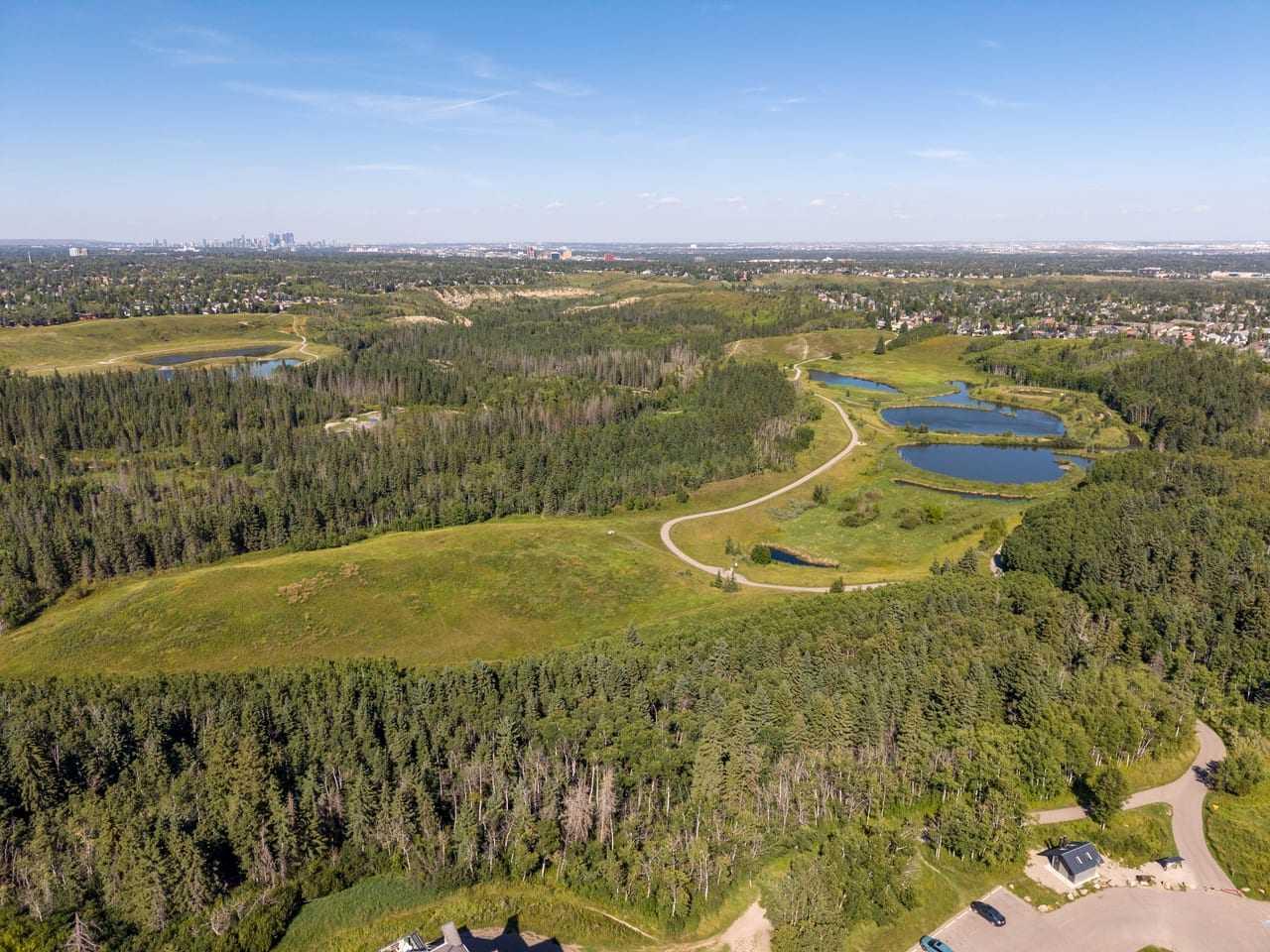 149 Everwoods Close SW