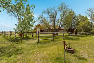 261074 Township Road 262  