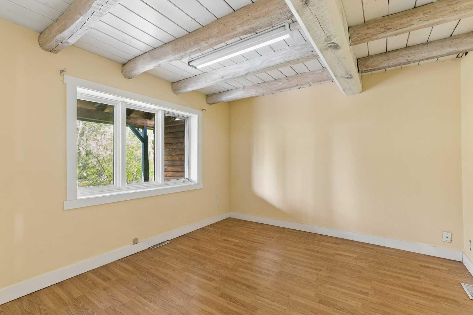 261074 Township Road 262  