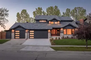 44 Canterbury Drive SW