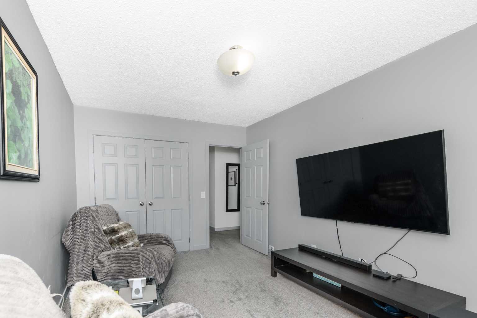48 Bermuda Court NW