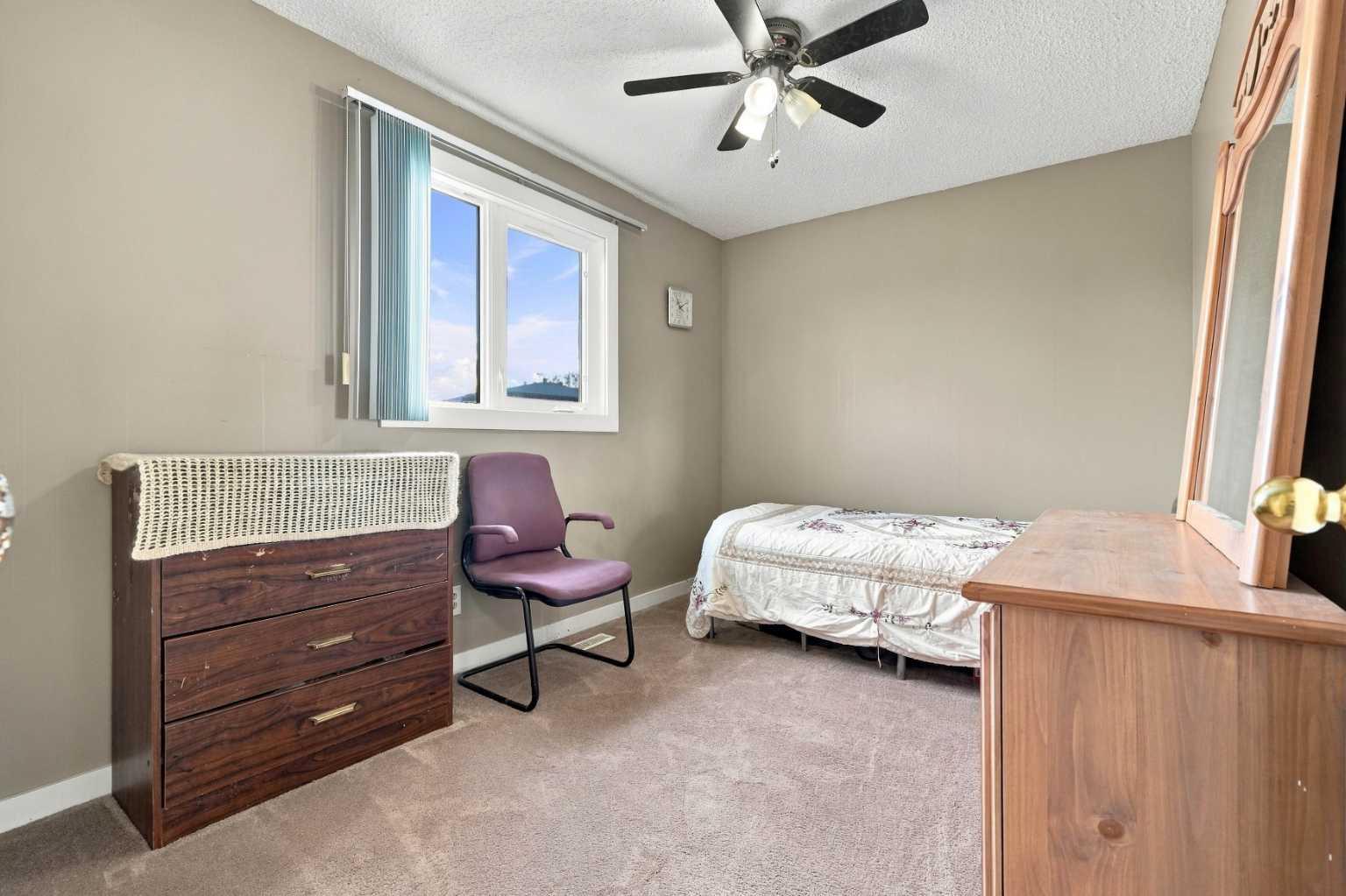 64 Castlebrook Rise NE