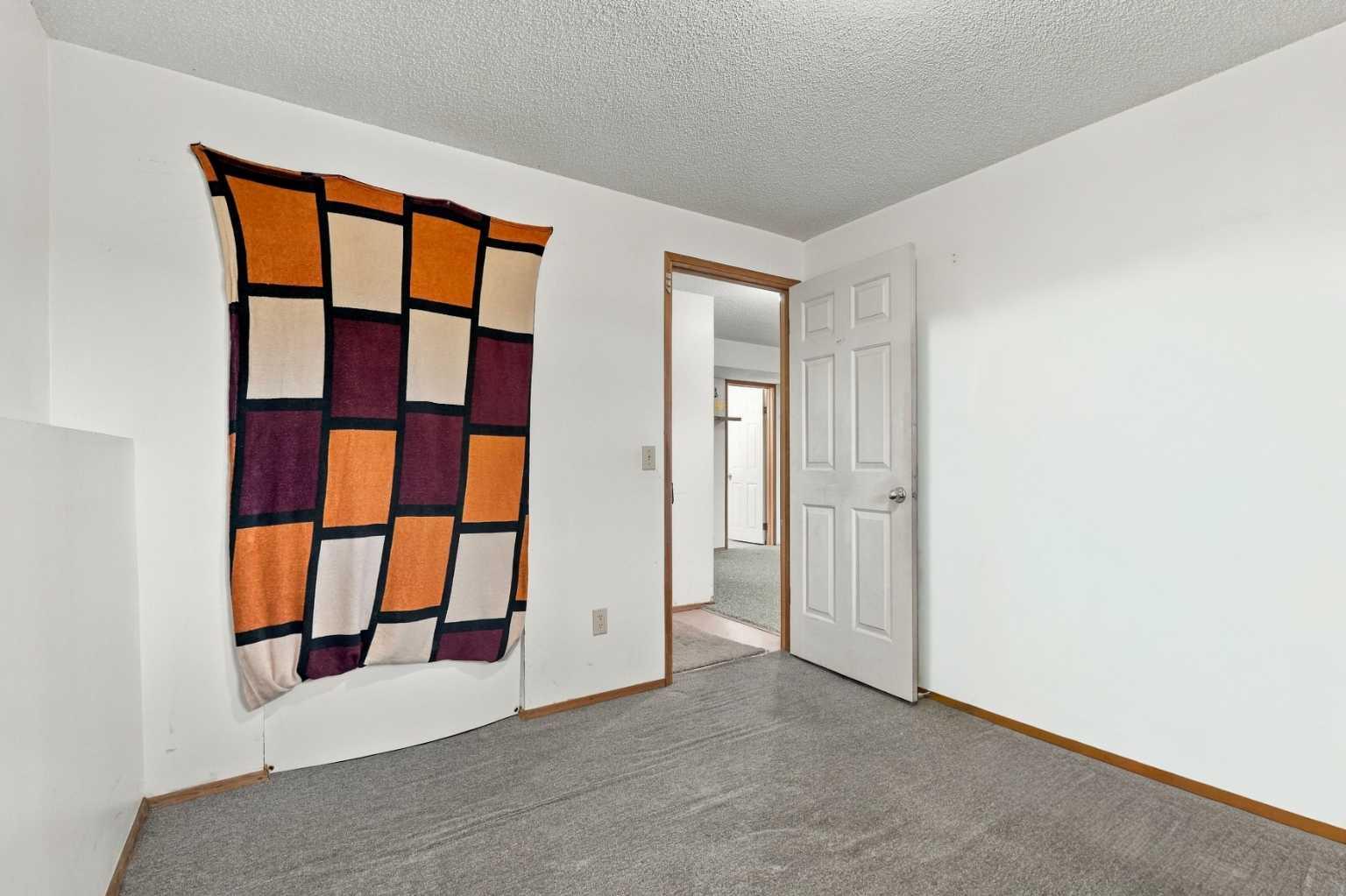 64 Castlebrook Rise NE