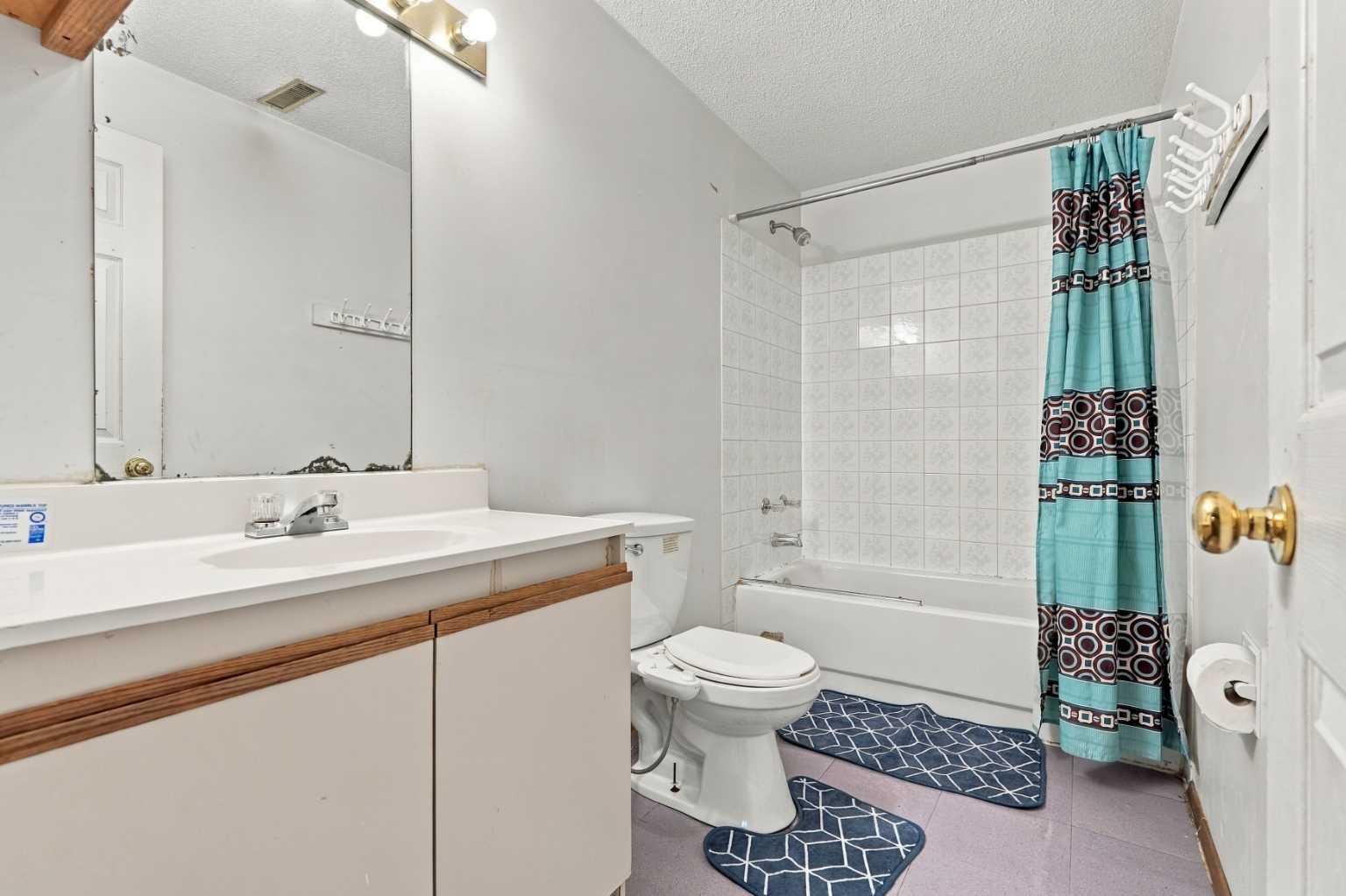 64 Castlebrook Rise NE