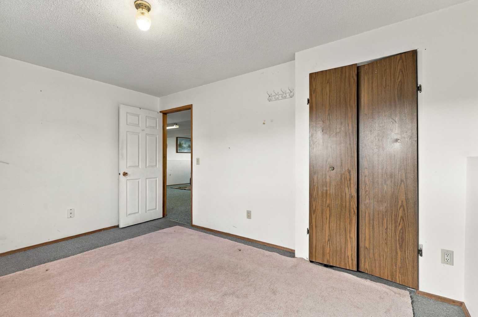 64 Castlebrook Rise NE