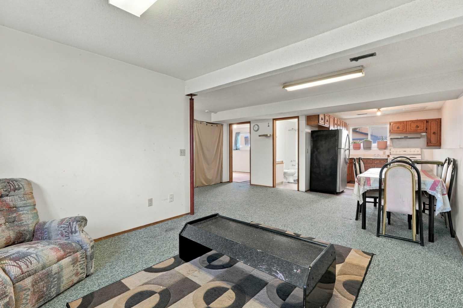 64 Castlebrook Rise NE