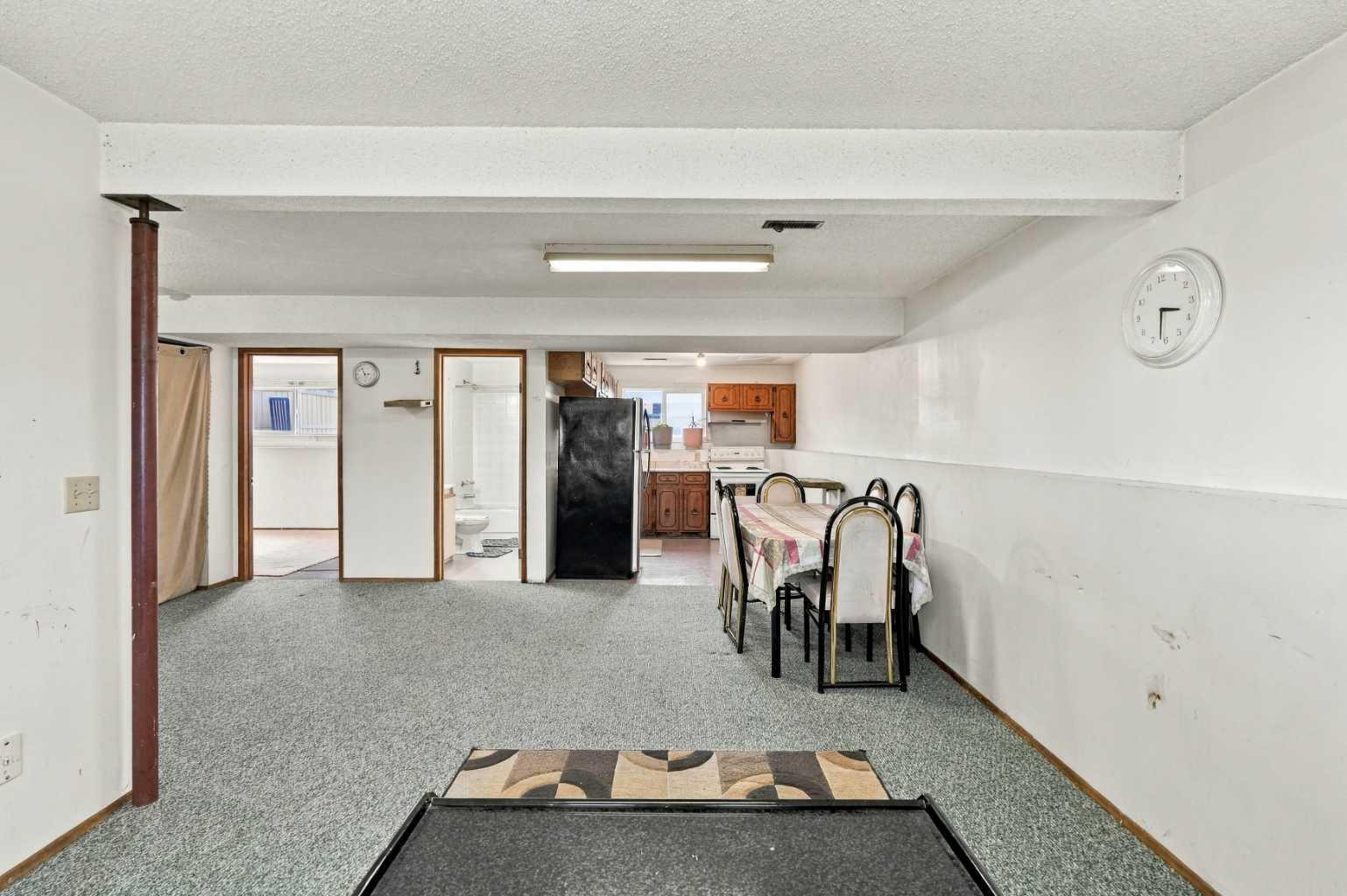 64 Castlebrook Rise NE