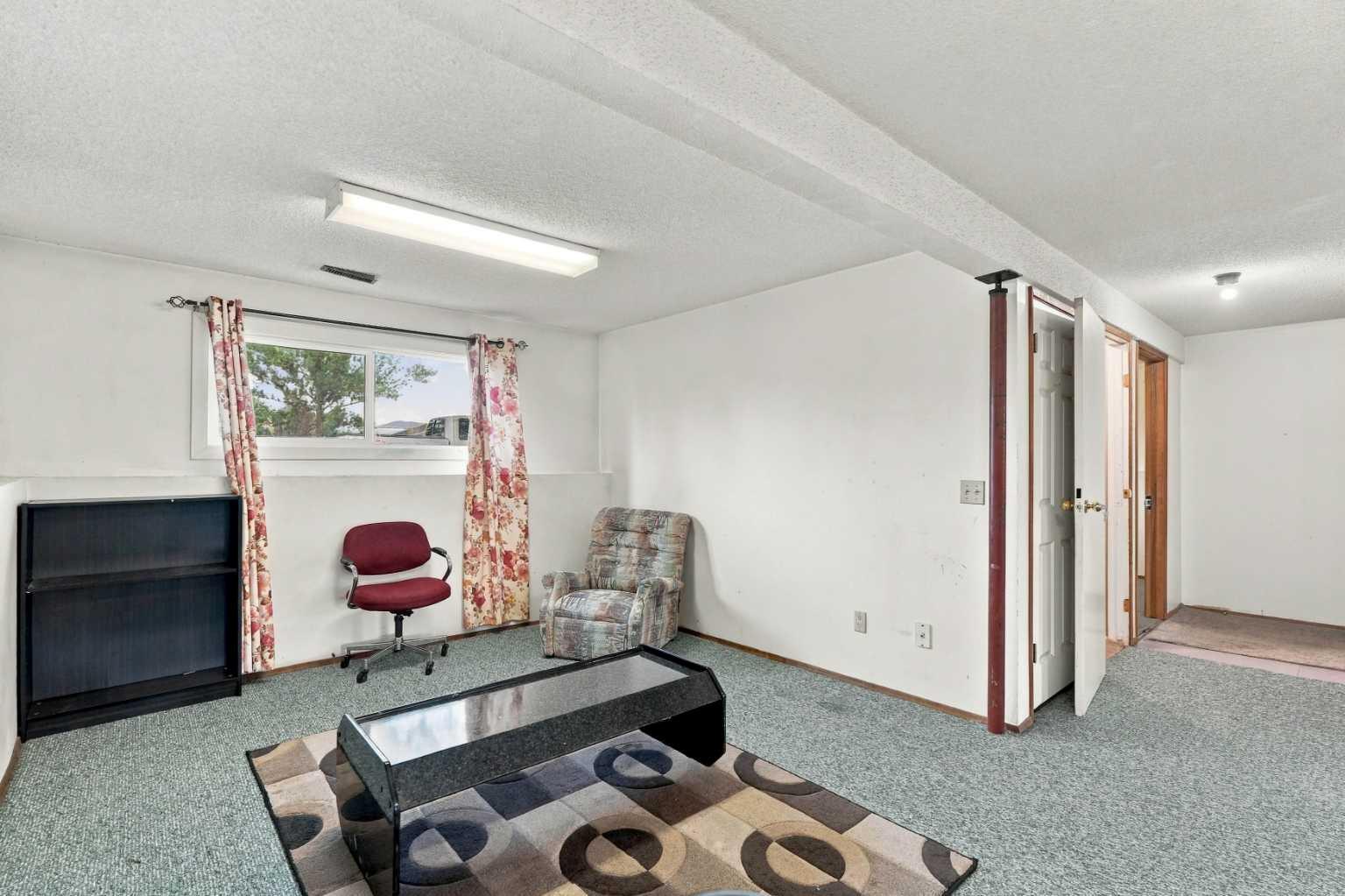 64 Castlebrook Rise NE