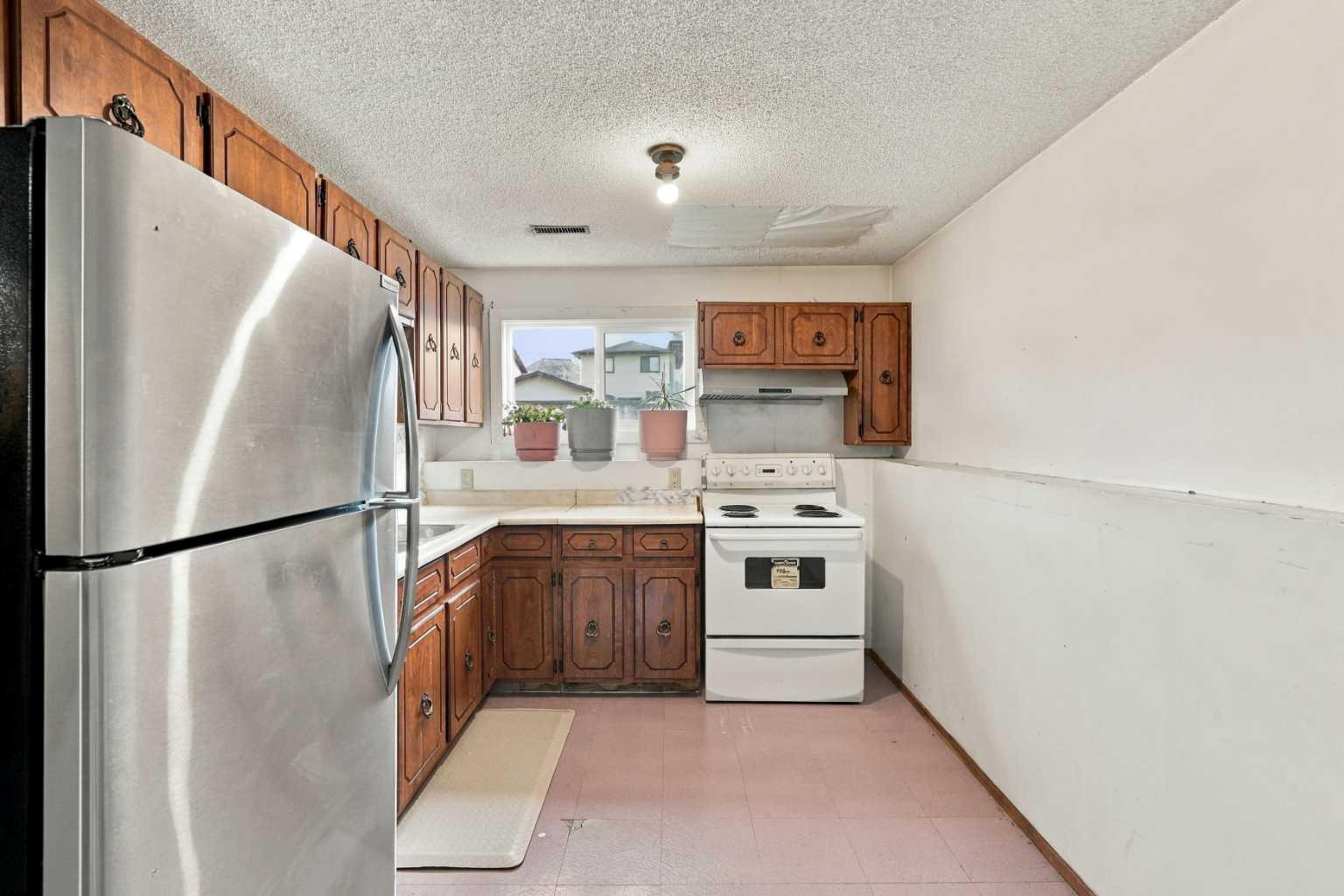 64 Castlebrook Rise NE
