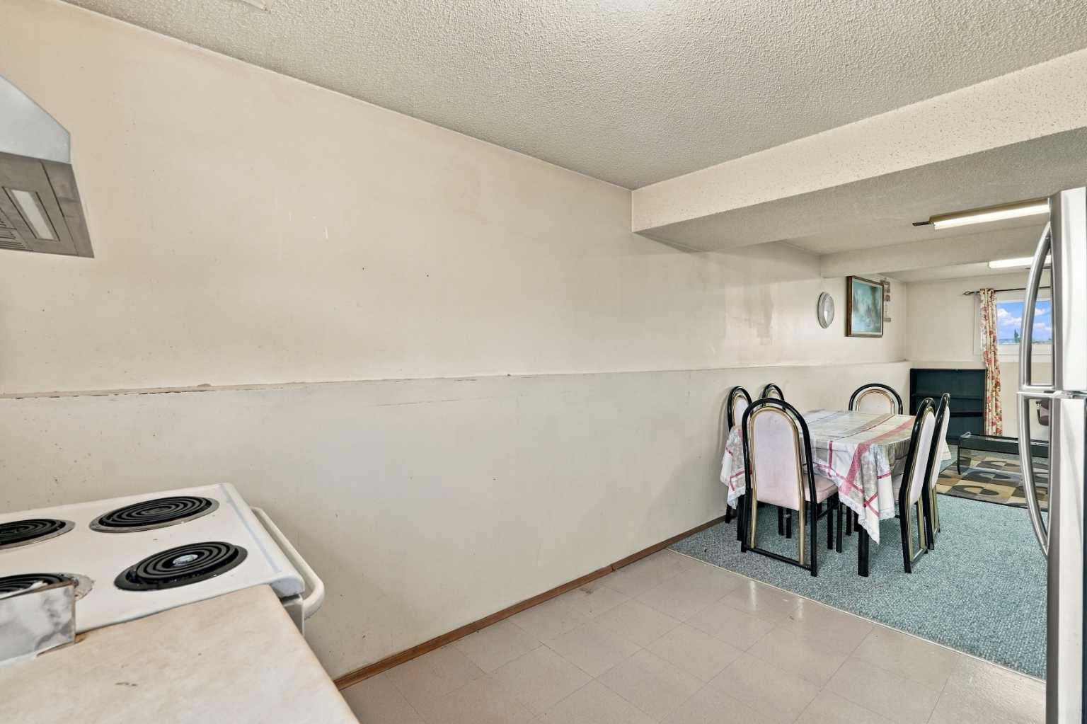 64 Castlebrook Rise NE