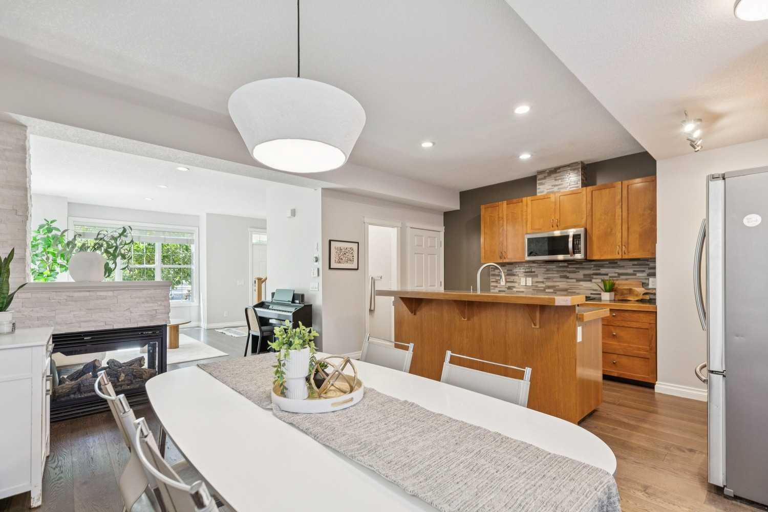 115 Couture Crescent SW