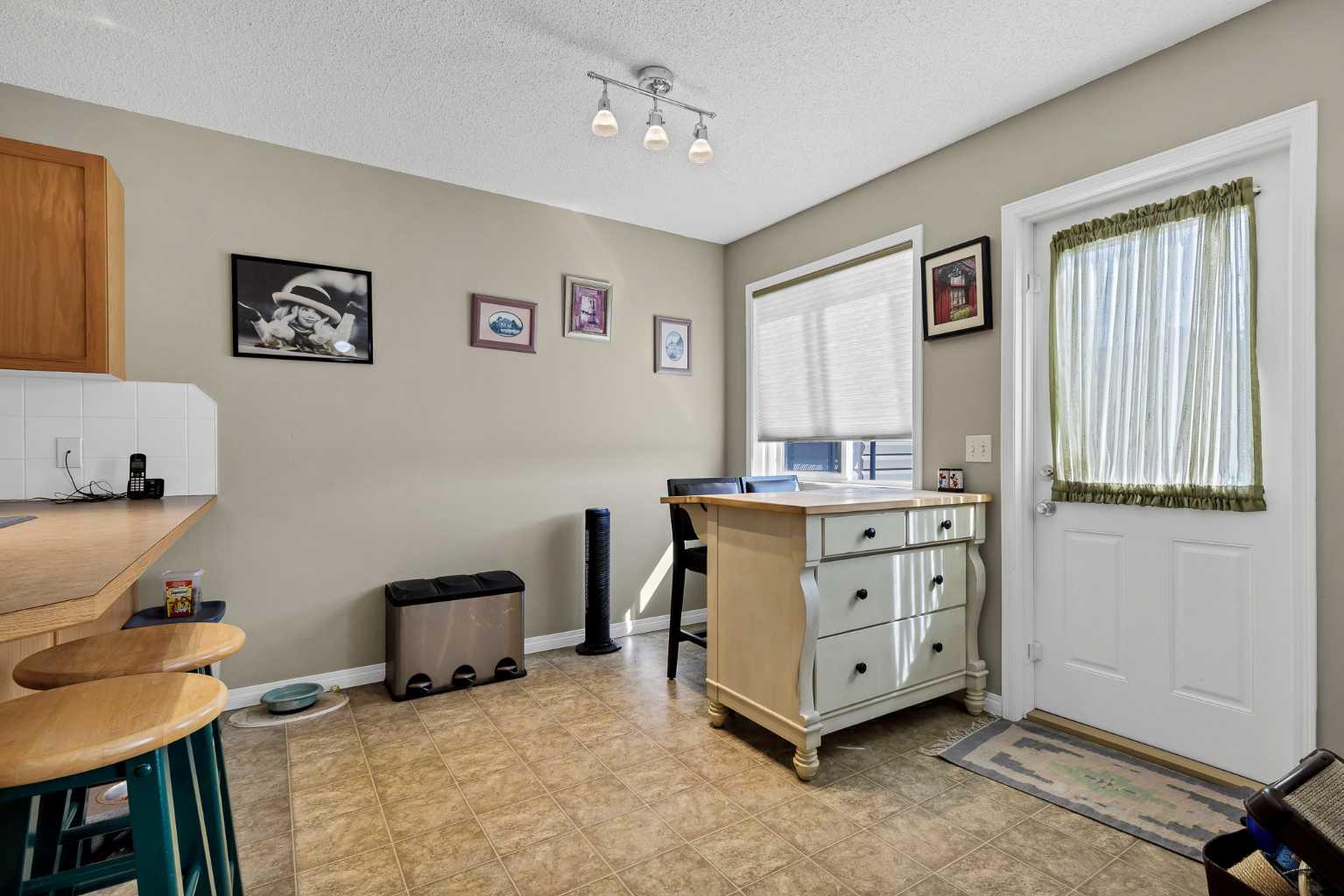 1302, 800 Yankee Valley Boulevard SE