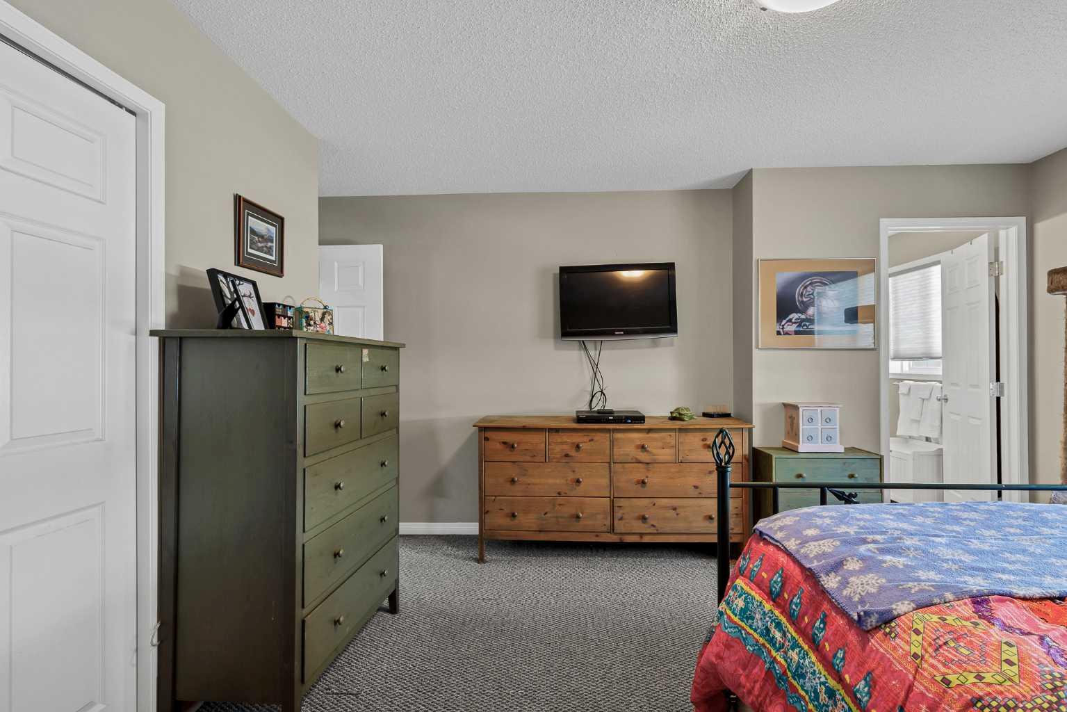 1302, 800 Yankee Valley Boulevard SE