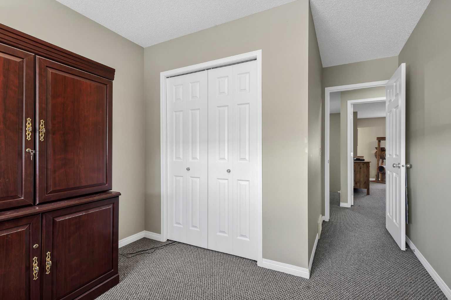 1302, 800 Yankee Valley Boulevard SE