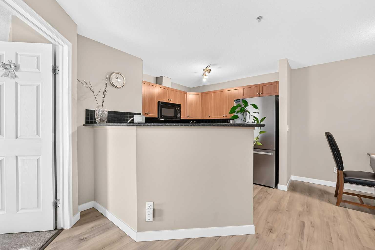 3116, 10 Prestwick Bay SE