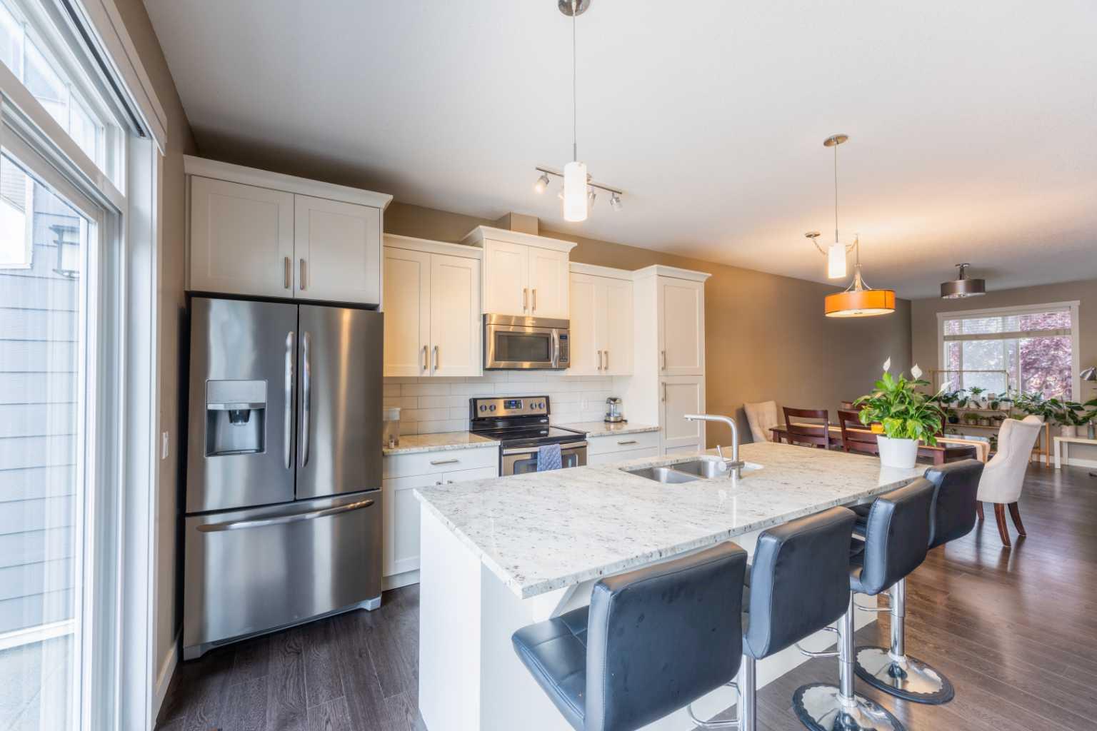 563 EVANSTON Manor NW