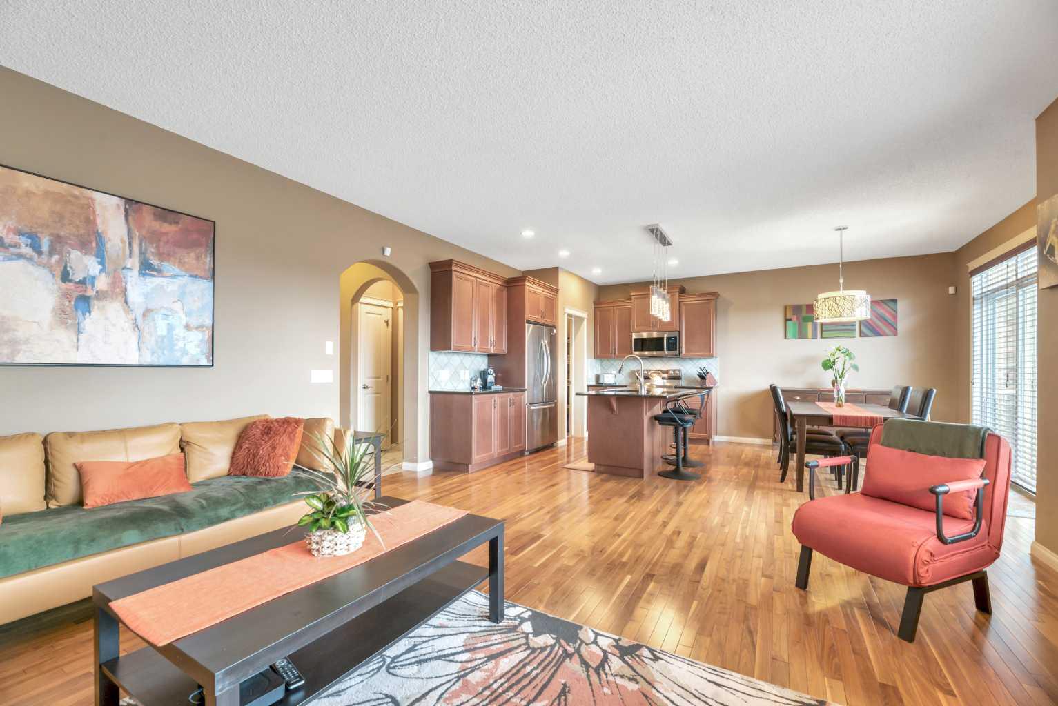 8 Sunset Square 