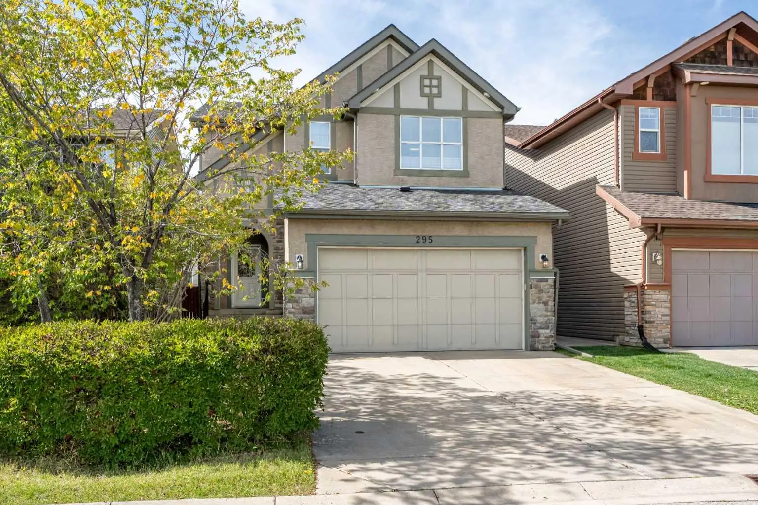 295 Aspen Hills Close SW