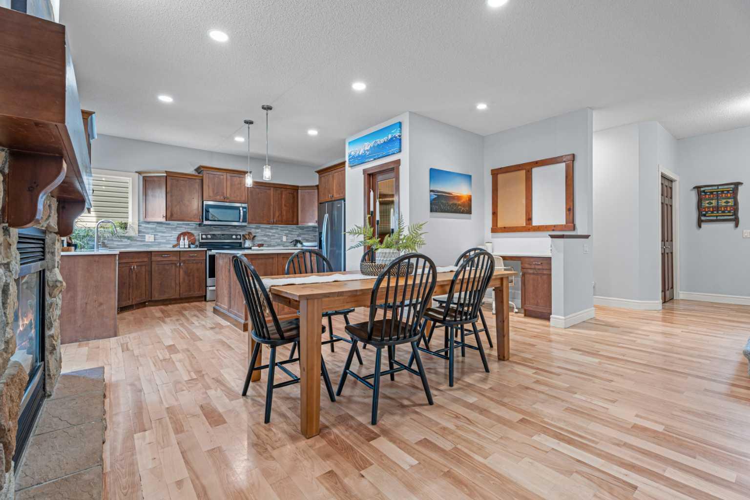 295 Aspen Hills Close SW
