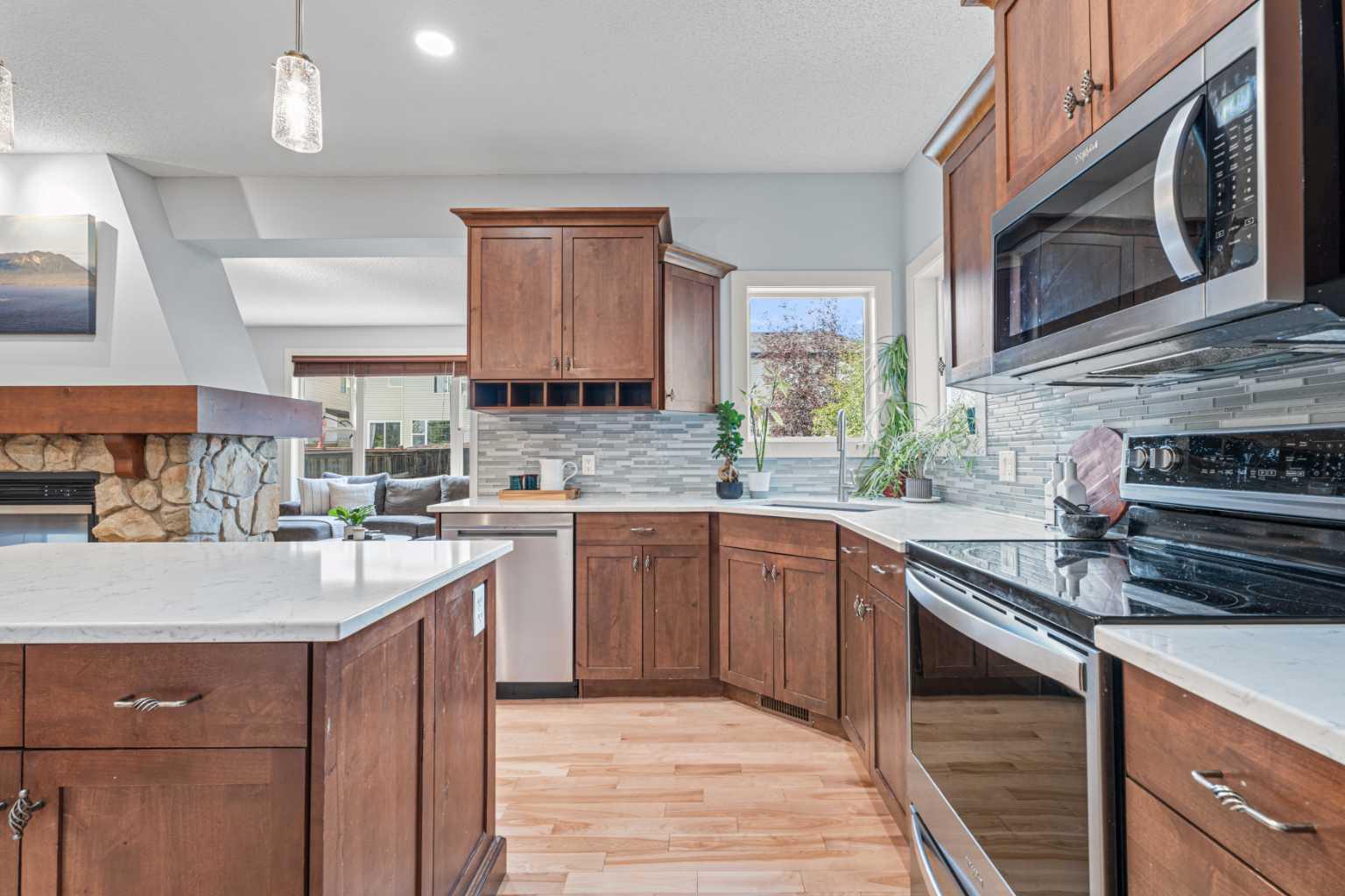 295 Aspen Hills Close SW