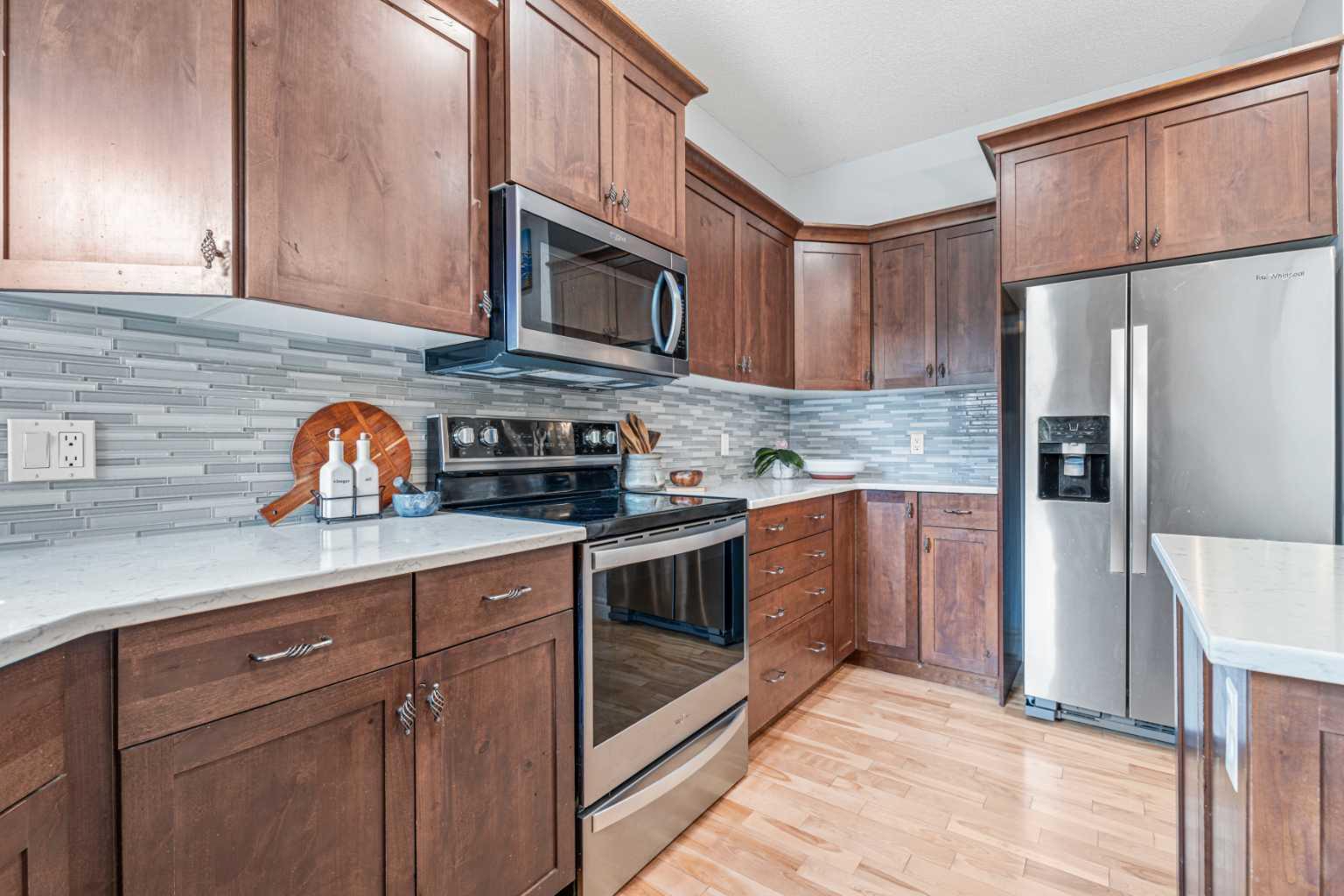 295 Aspen Hills Close SW