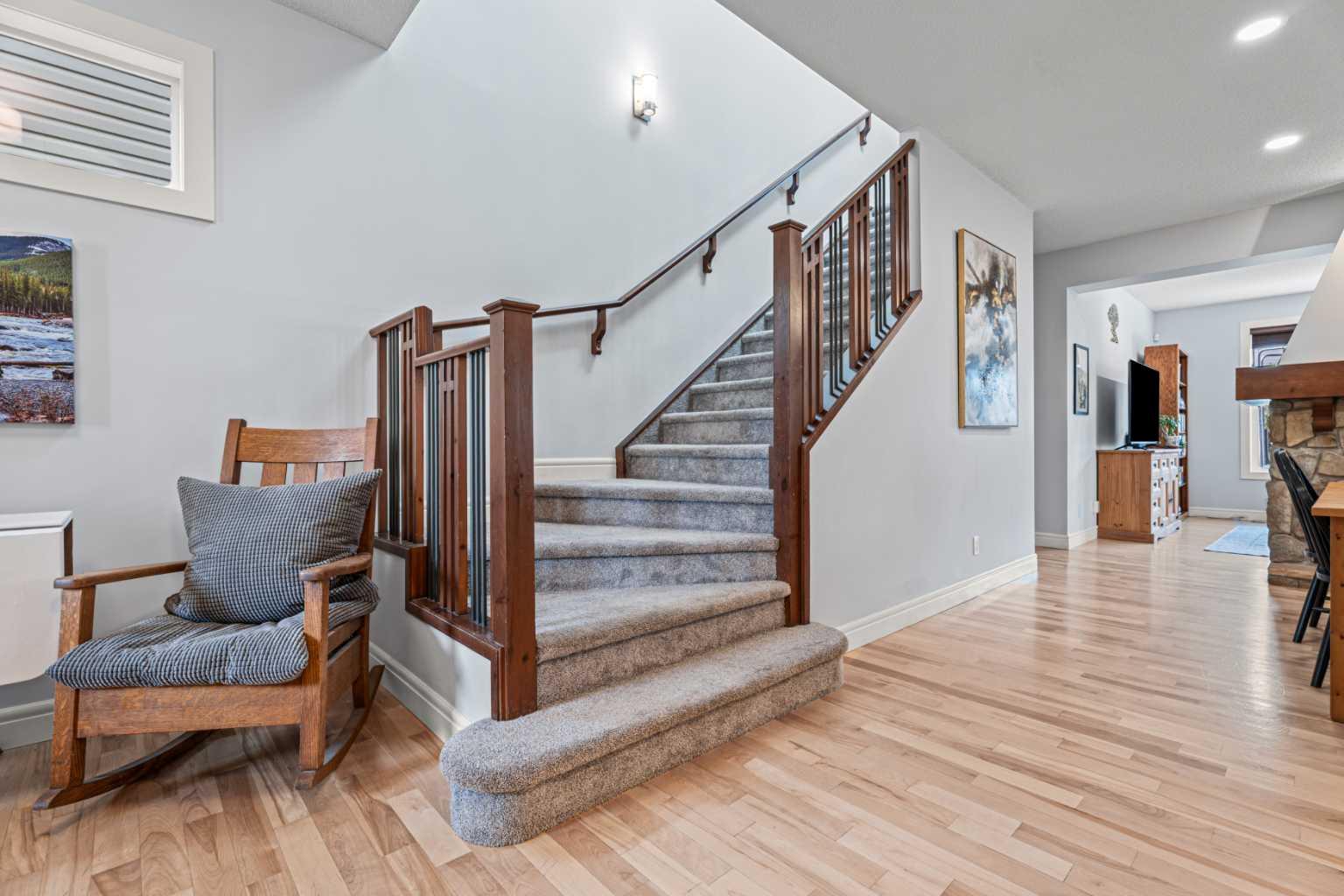 295 Aspen Hills Close SW