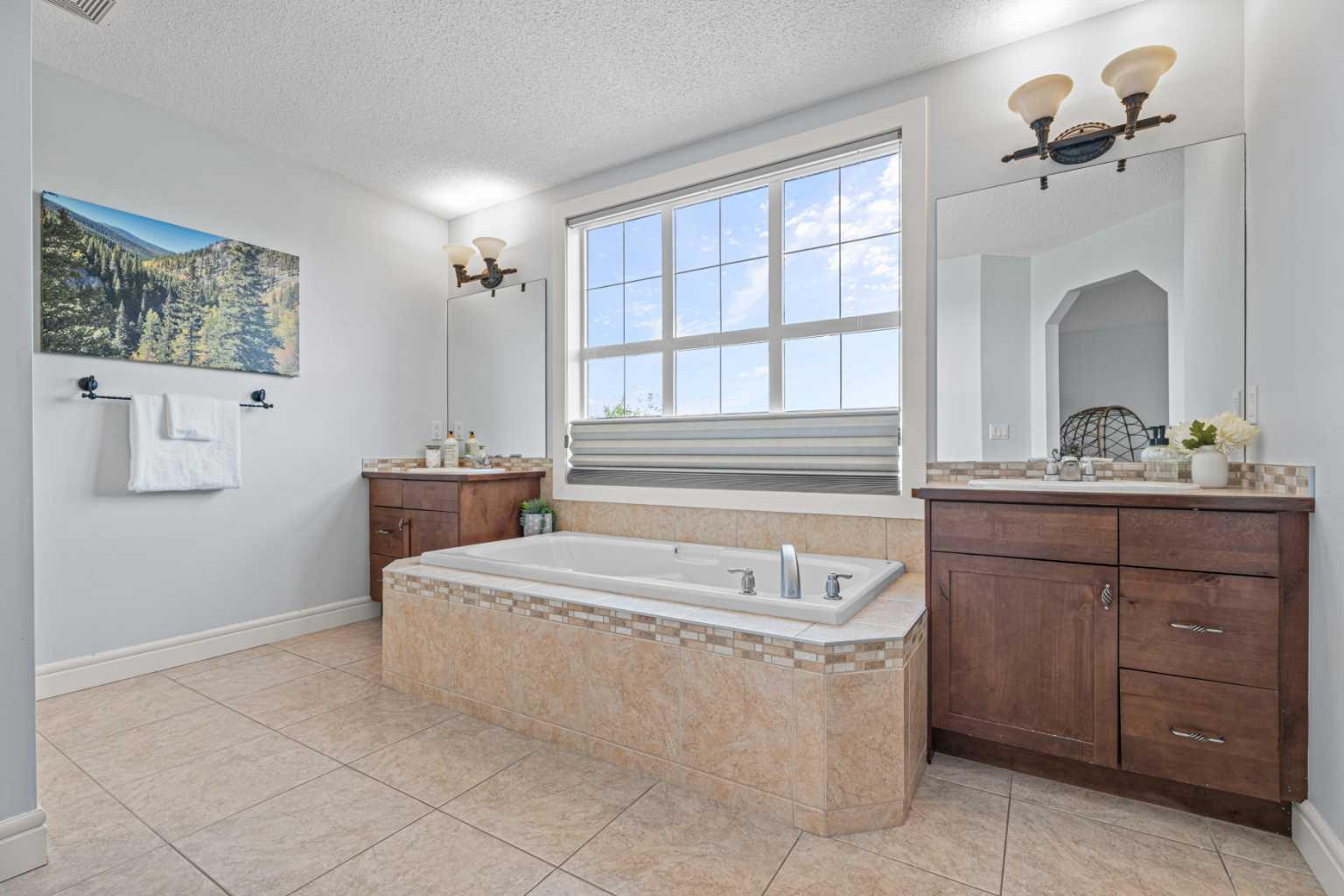 295 Aspen Hills Close SW