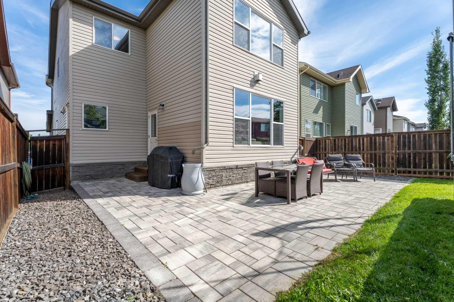 295 Aspen Hills Close SW
