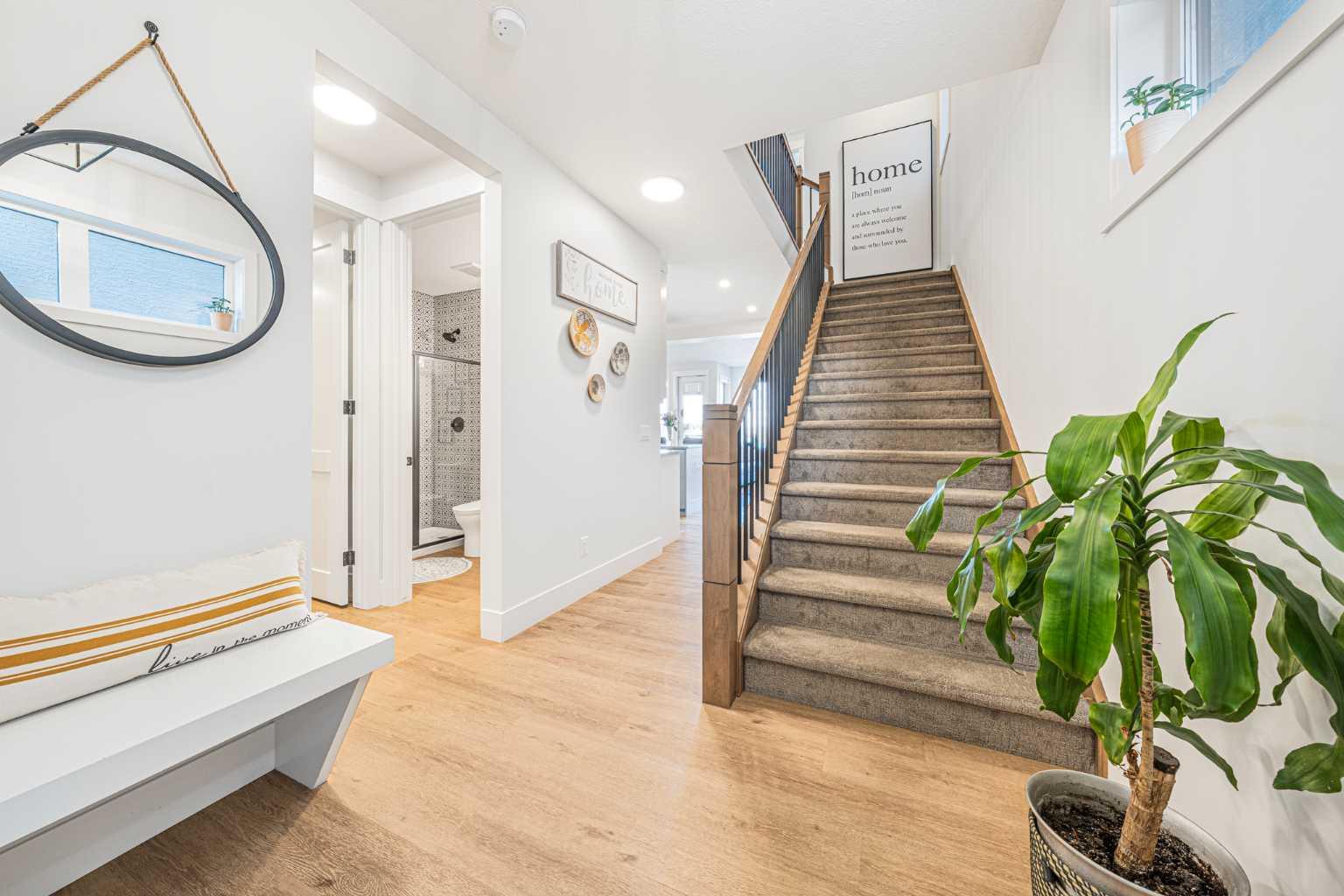 92 Walcrest View SE