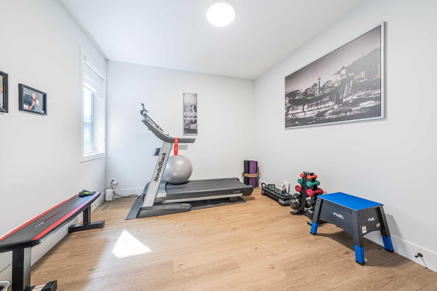 92 Walcrest View SE