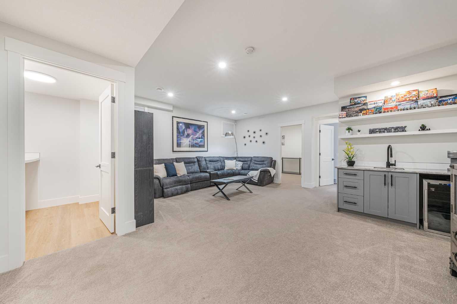 92 Walcrest View SE