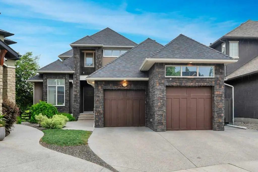 377 Evergreen Circle SW