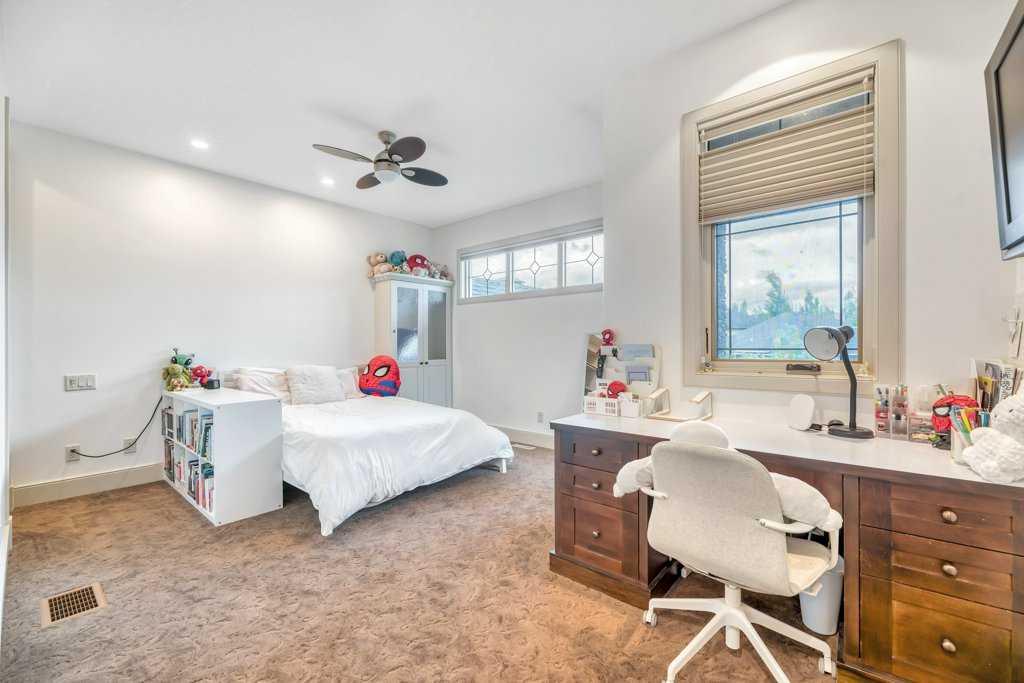 377 Evergreen Circle SW