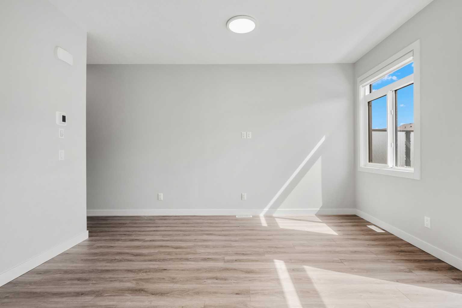 802, 4 Sage Hill Rise NW