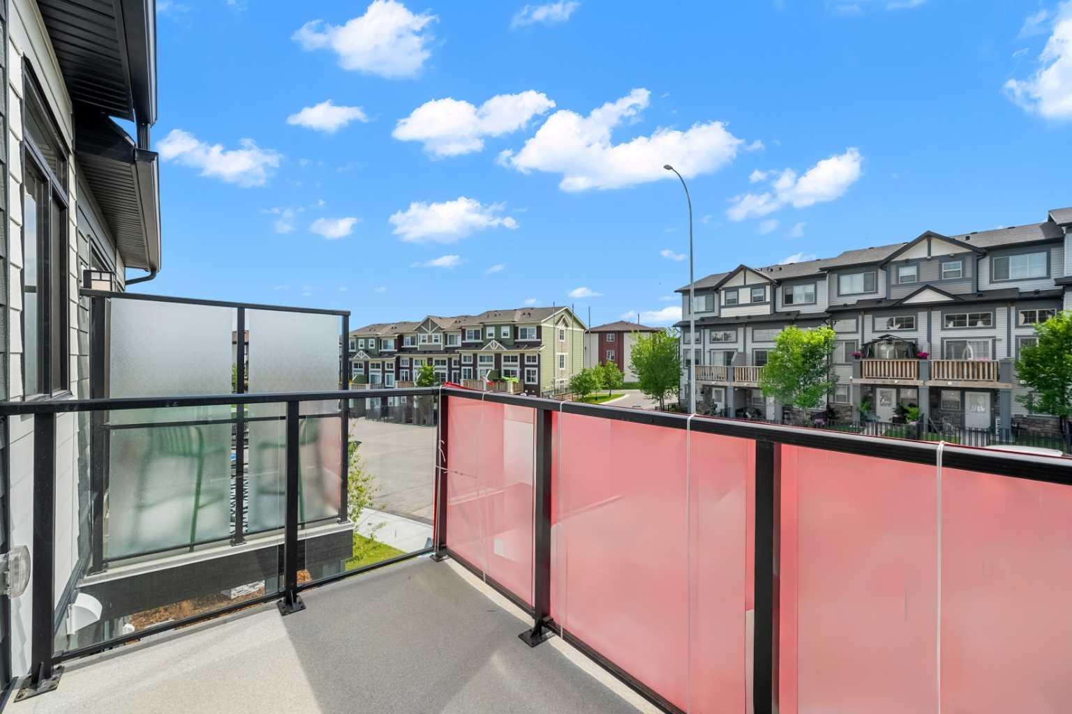 802, 4 Sage Hill Rise NW