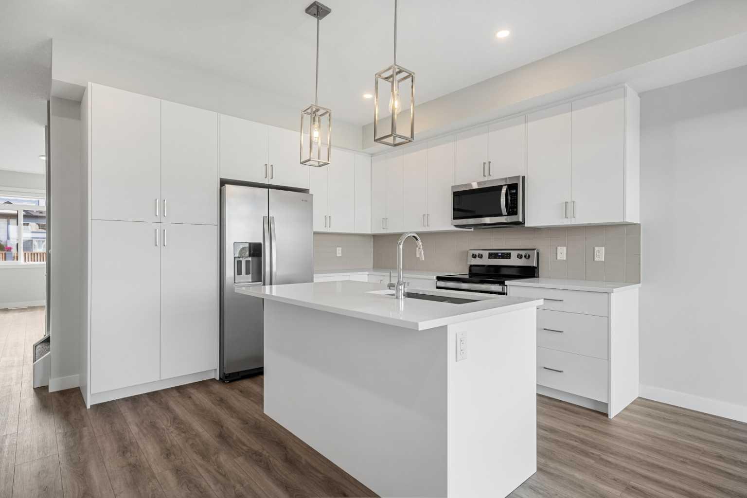 802, 4 Sage Hill Rise NW