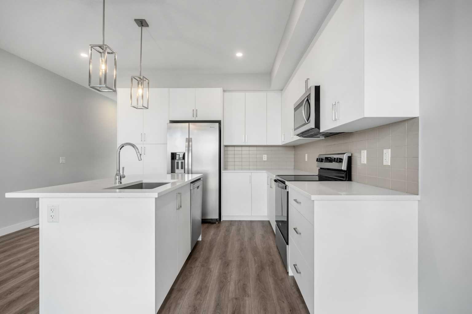 802, 4 Sage Hill Rise NW