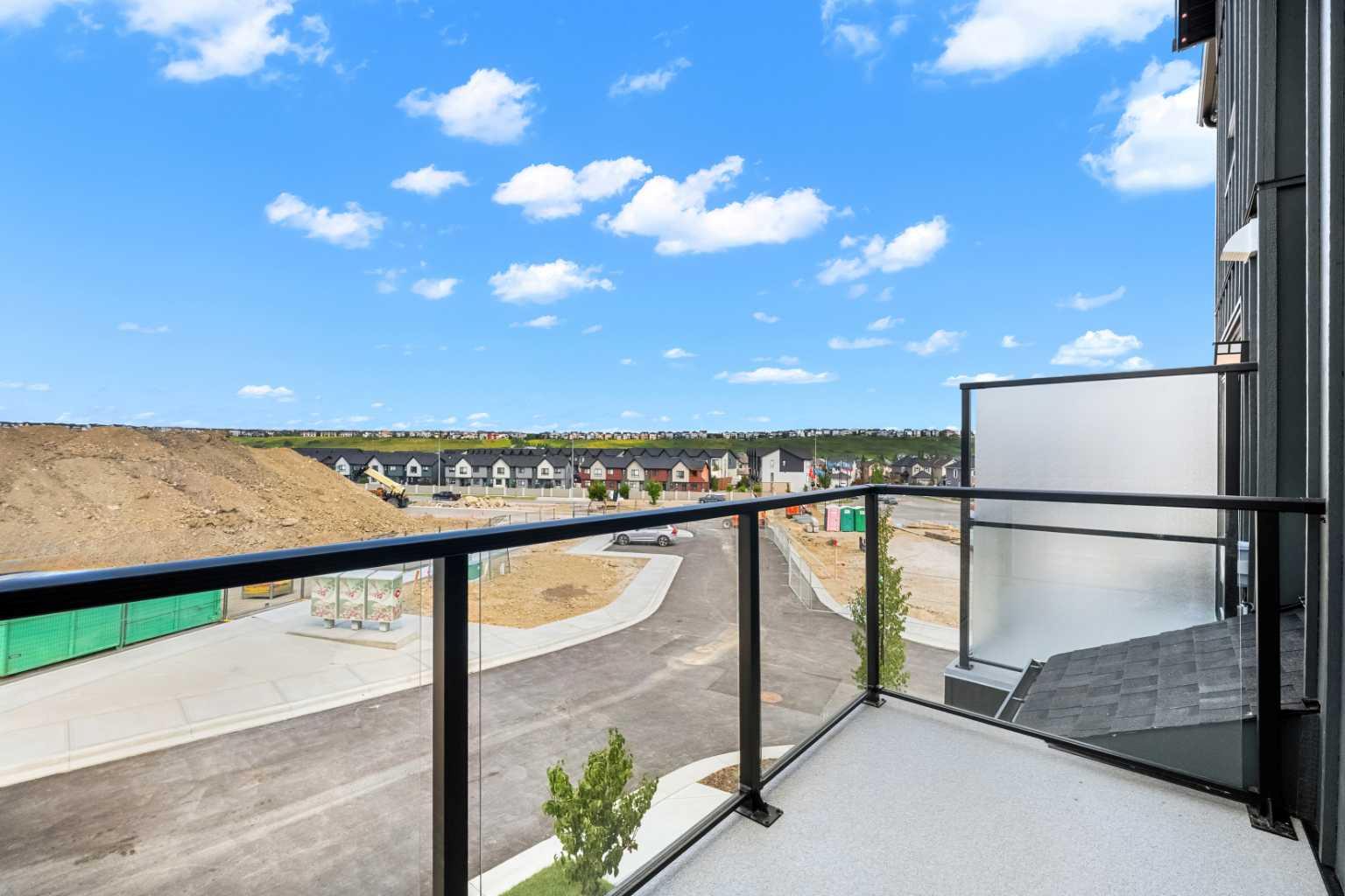 802, 4 Sage Hill Rise NW