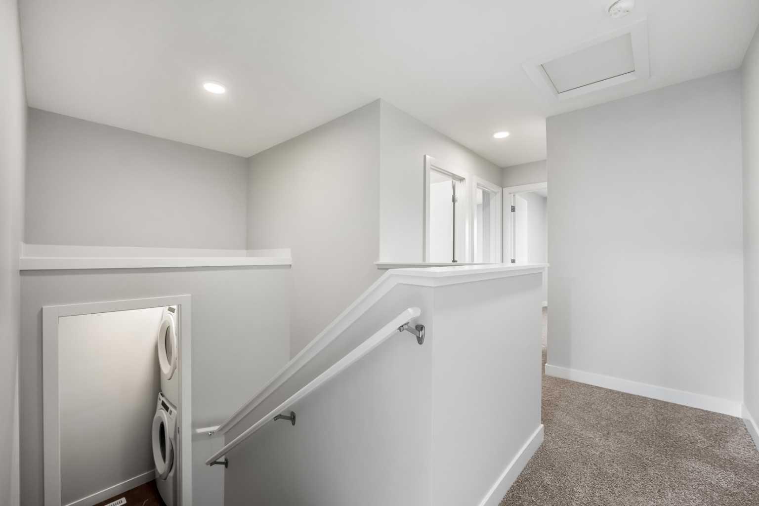 802, 4 Sage Hill Rise NW