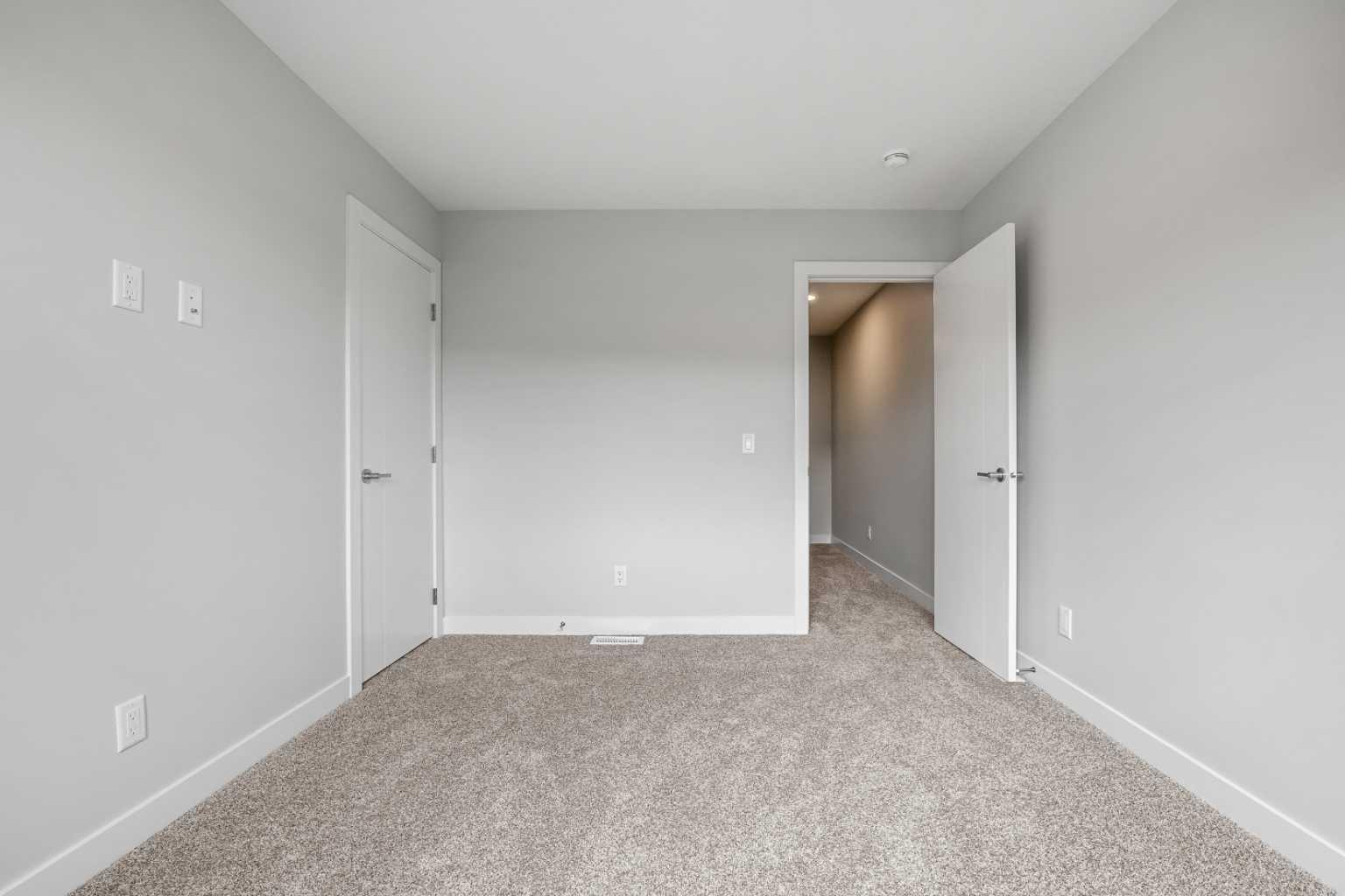 802, 4 Sage Hill Rise NW