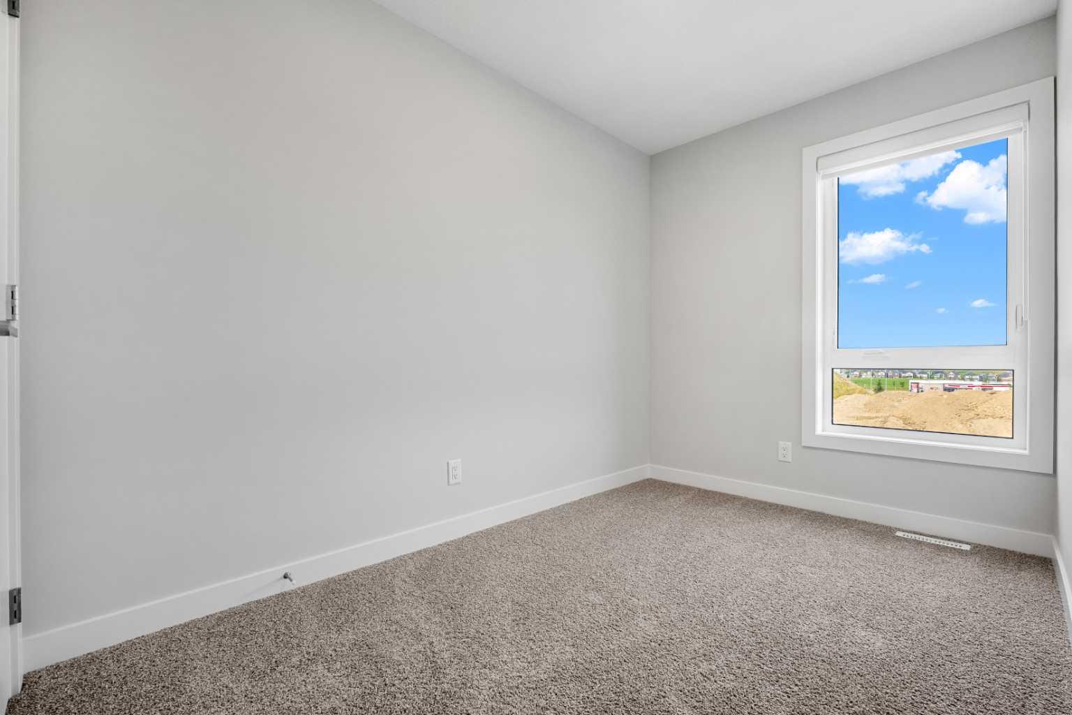 802, 4 Sage Hill Rise NW
