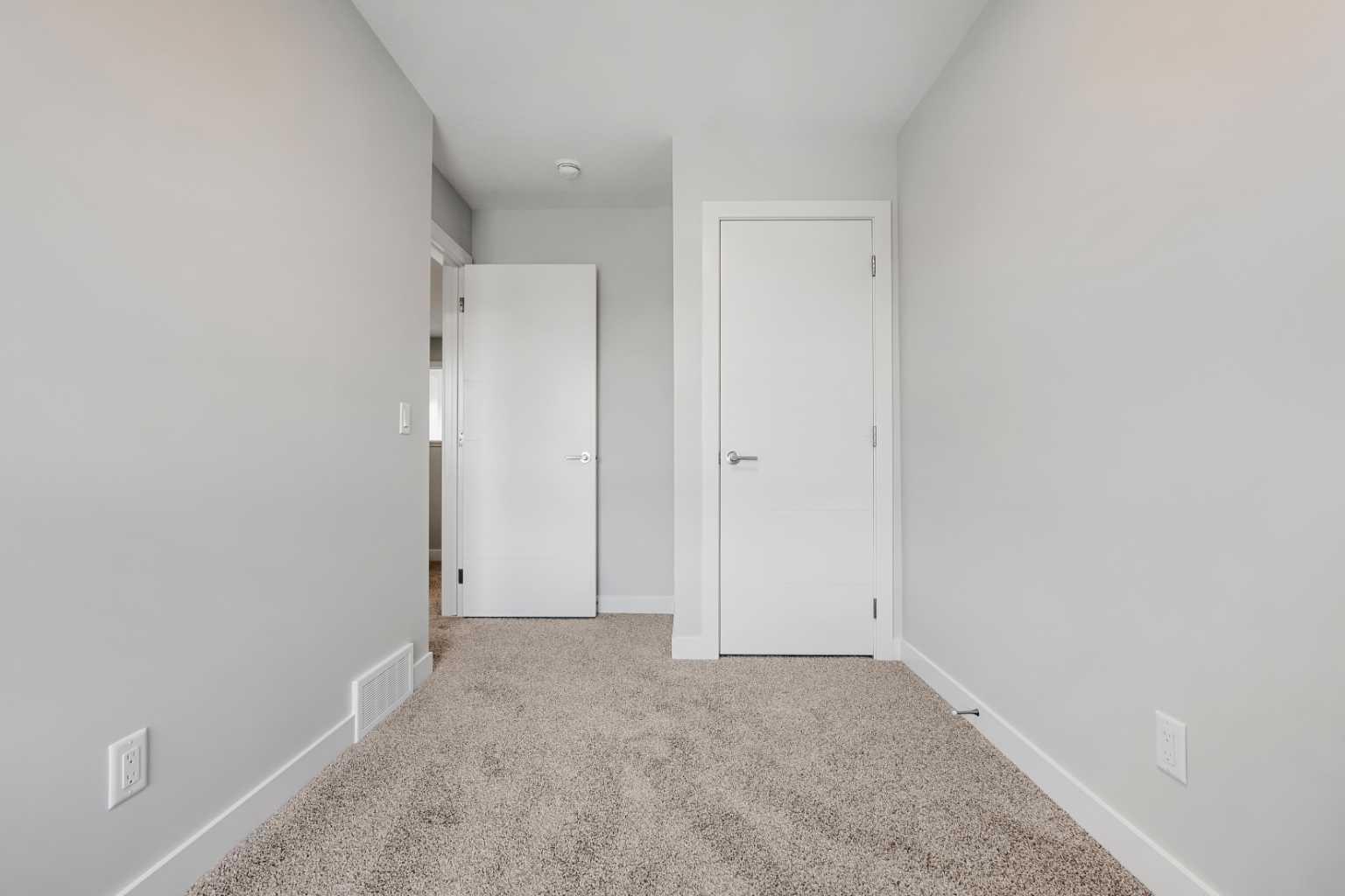 802, 4 Sage Hill Rise NW