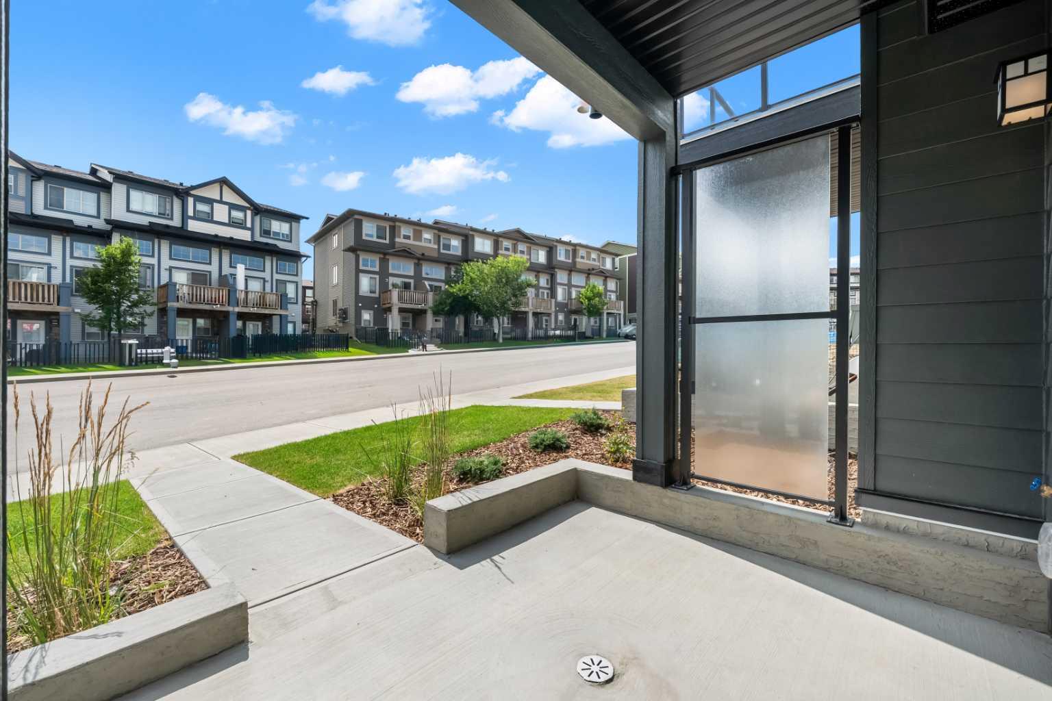 802, 4 Sage Hill Rise NW