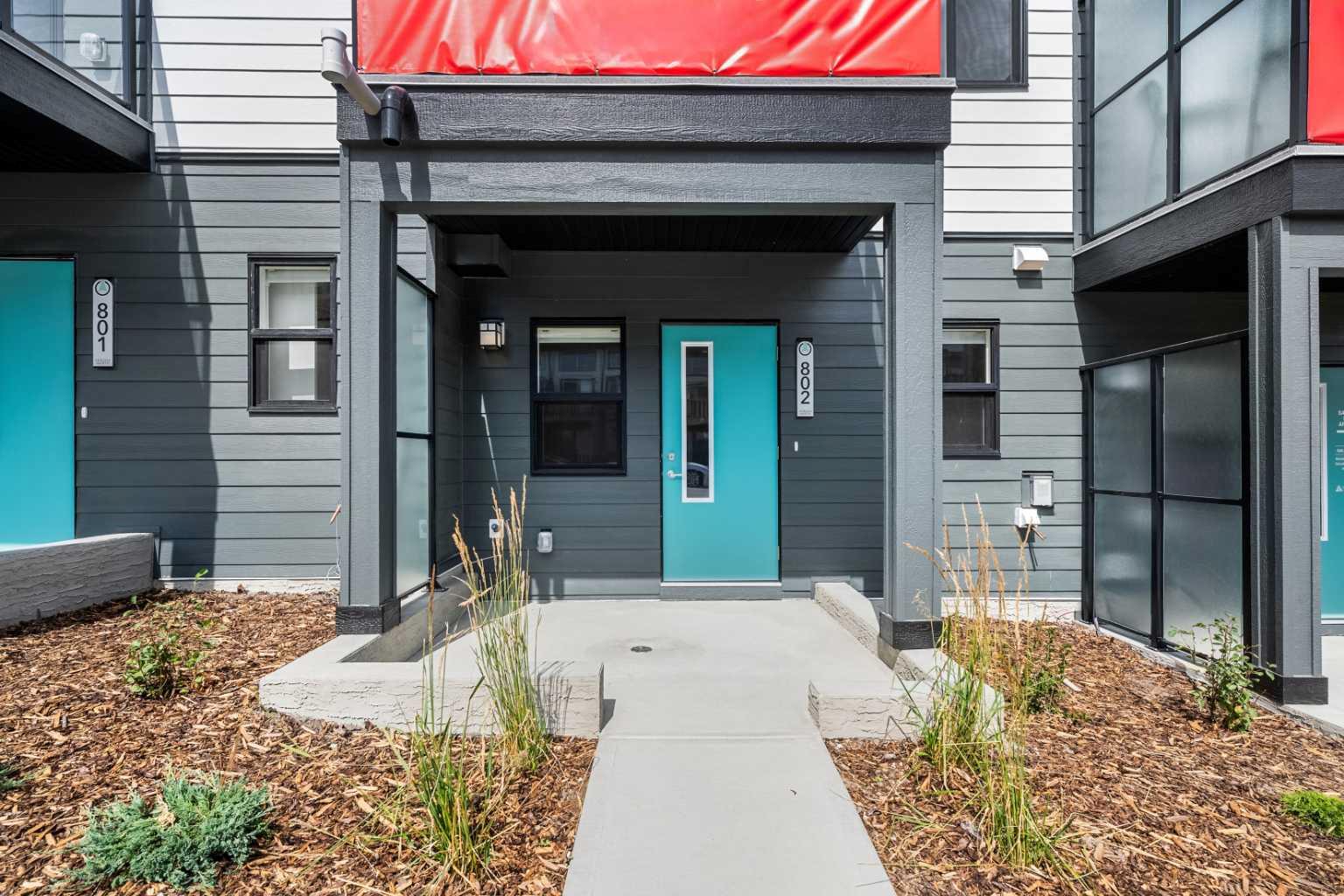 802, 4 Sage Hill Rise NW