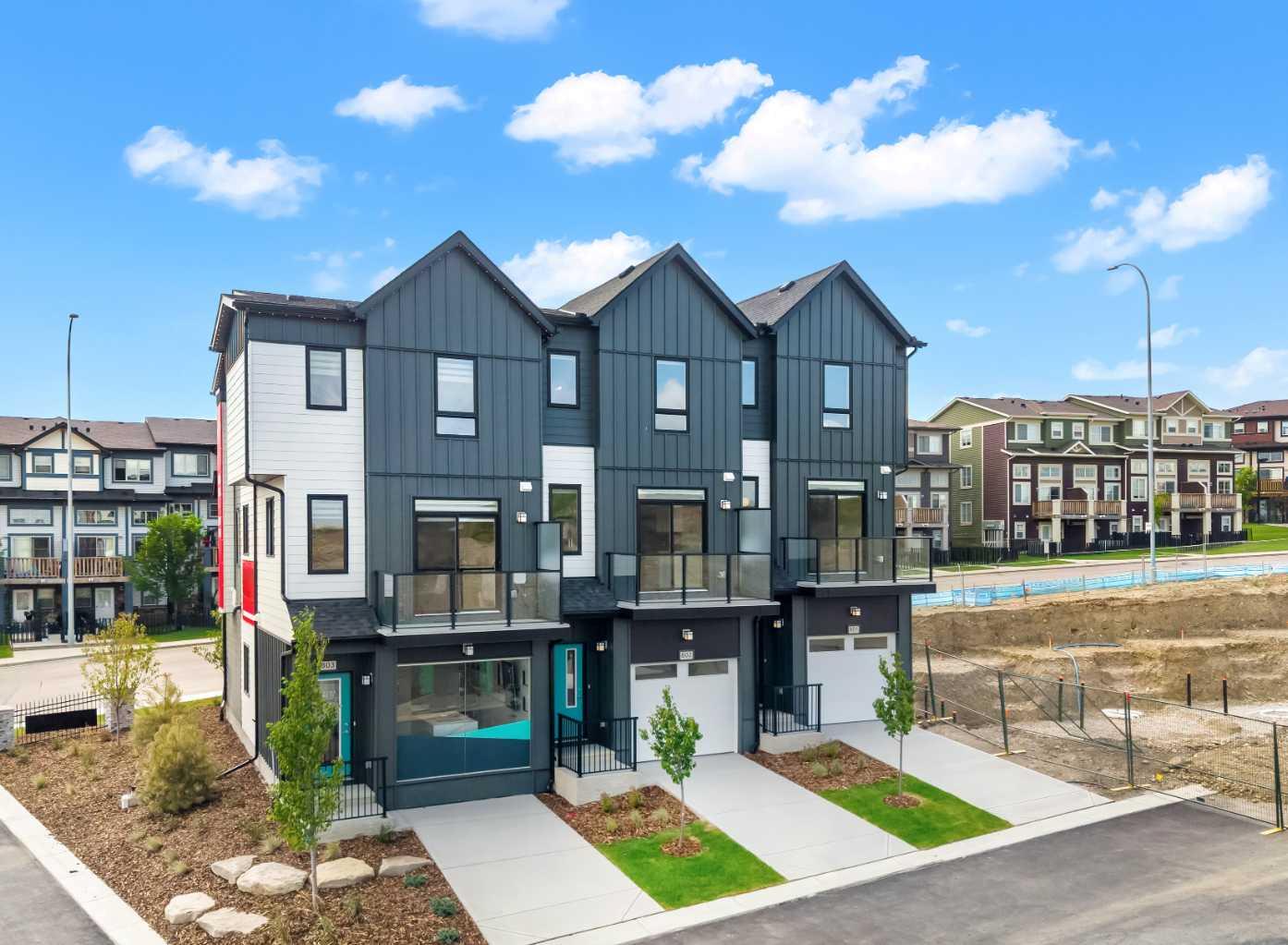 802, 4 Sage Hill Rise NW