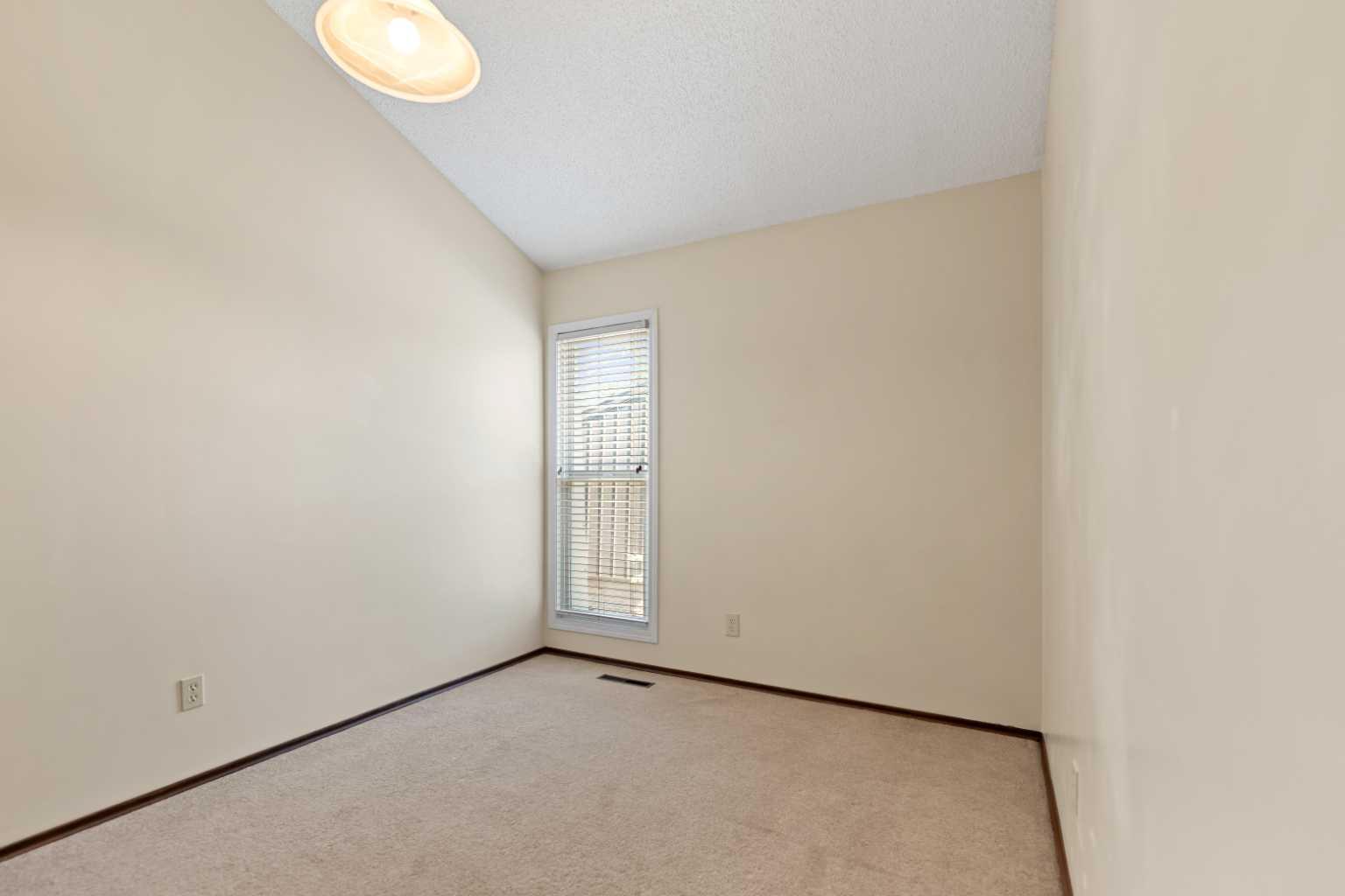 31 Brae Glen Court SW