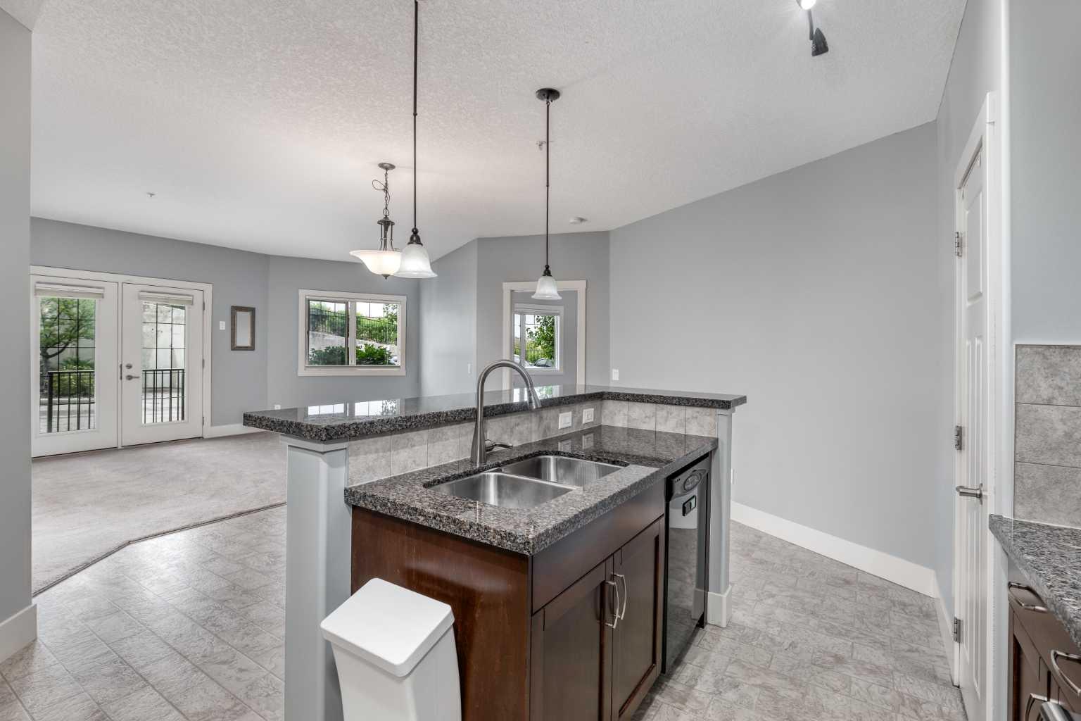117, 77 George Fox Trail W