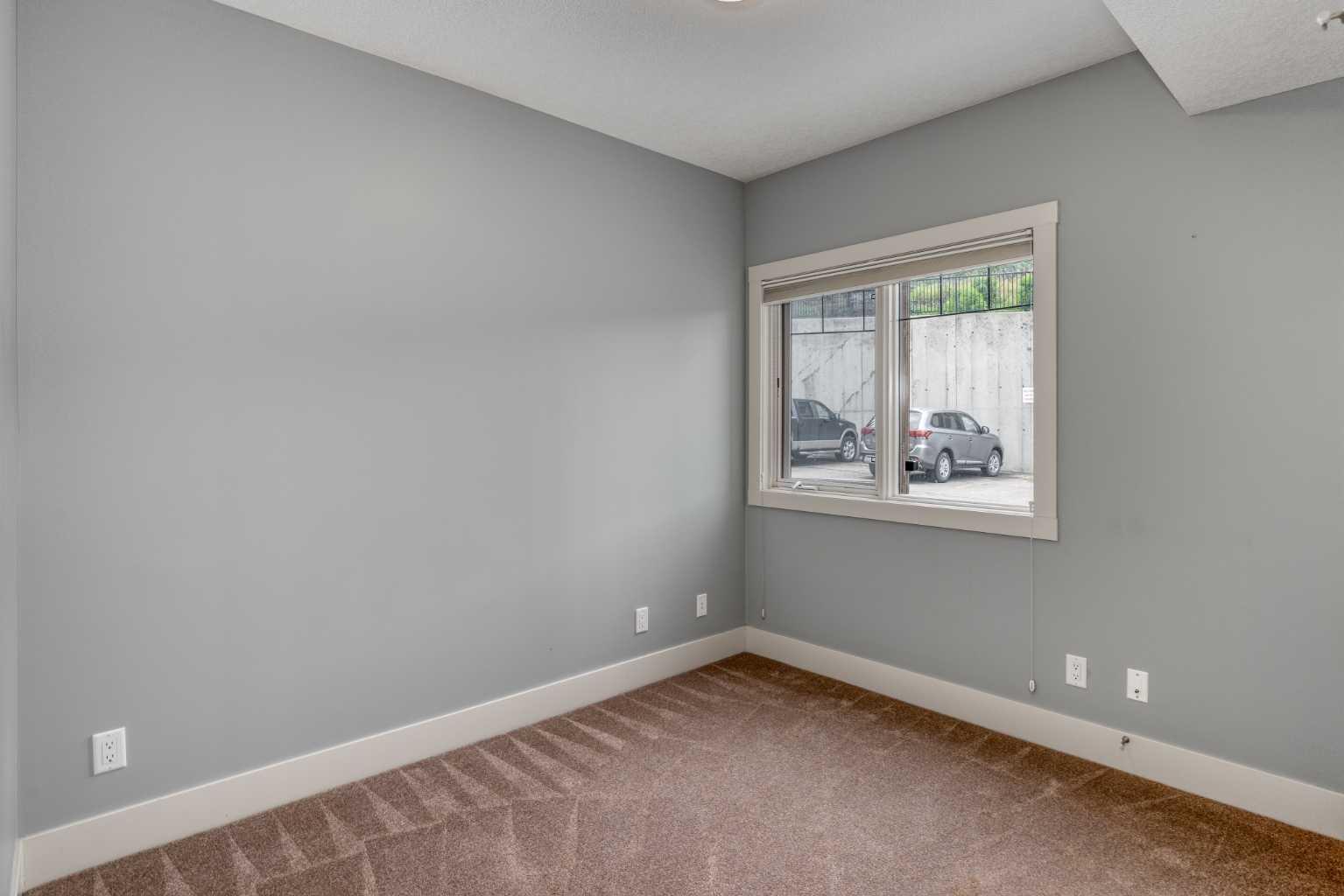 117, 77 George Fox Trail W
