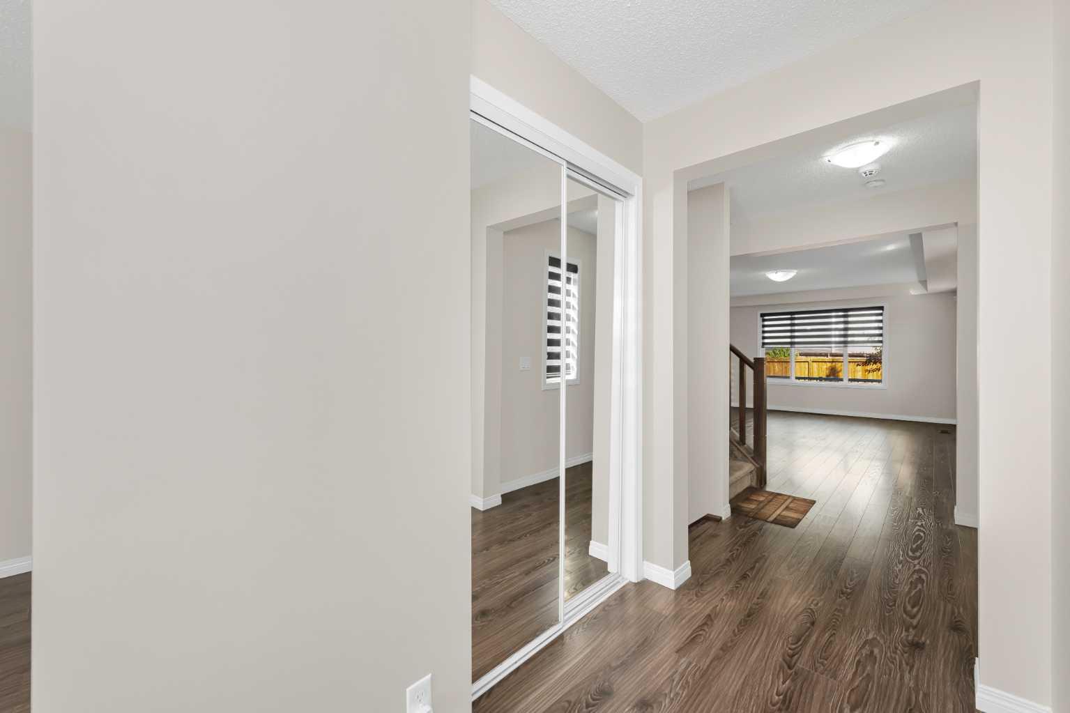 17 Cityscape View NE